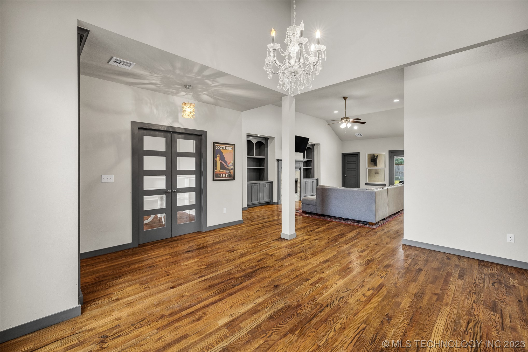 2523 W New Orleans Place