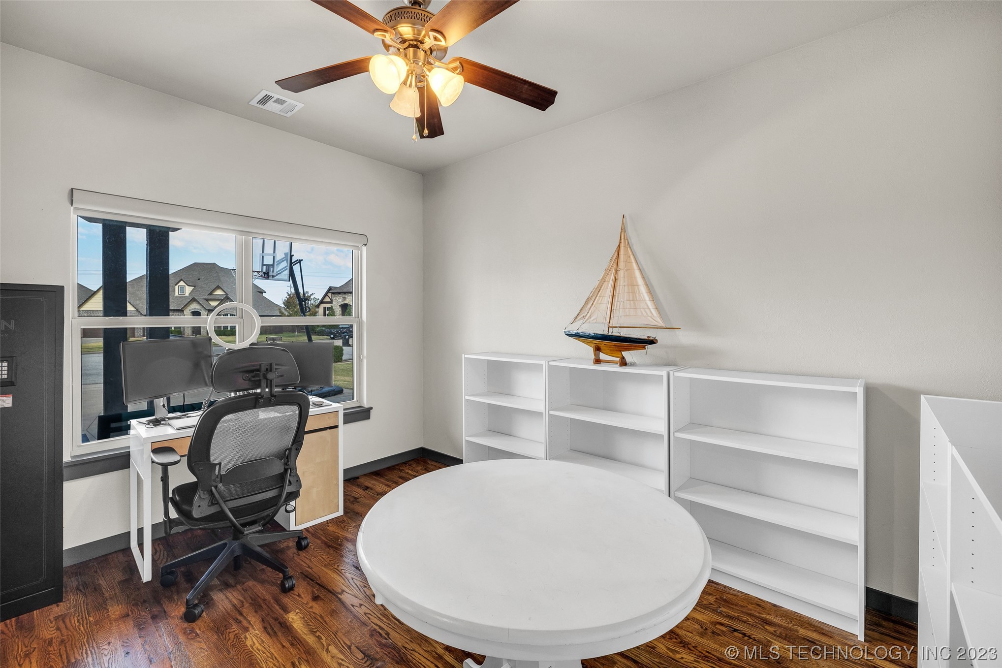 2523 W New Orleans Place