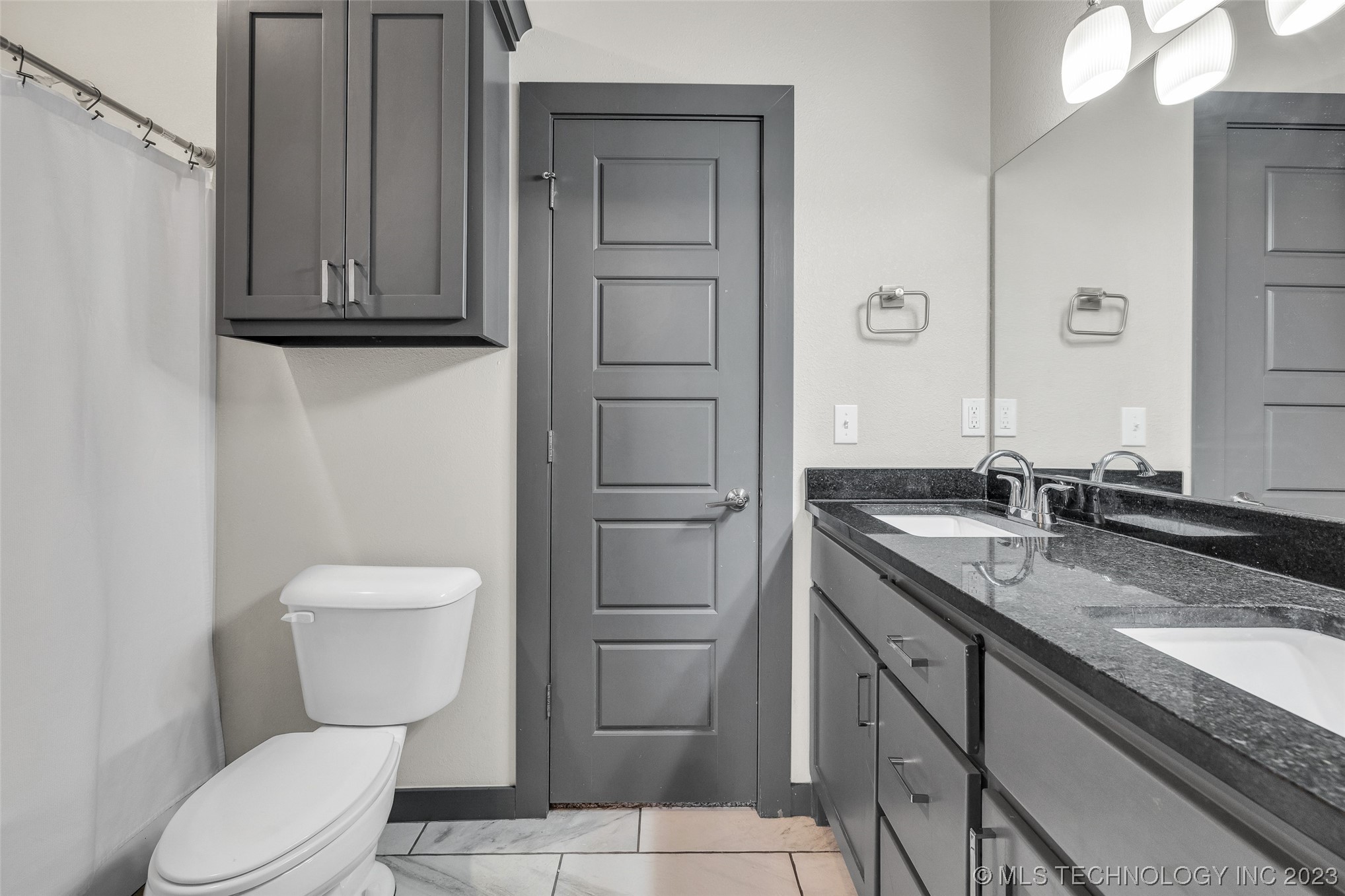 2523 W New Orleans Place