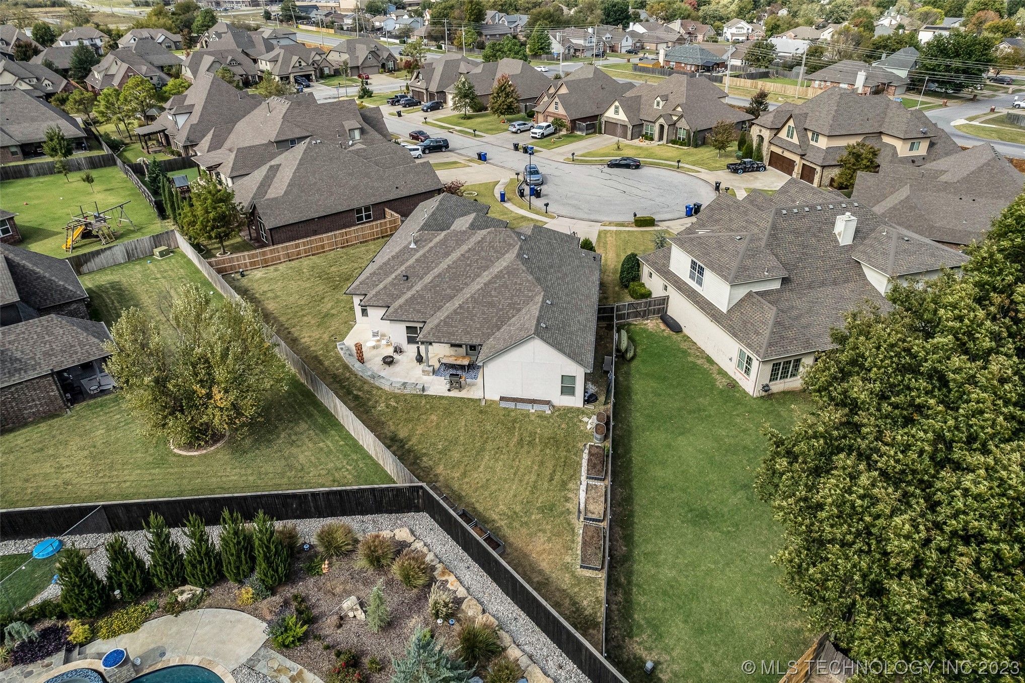 2523 W New Orleans Place