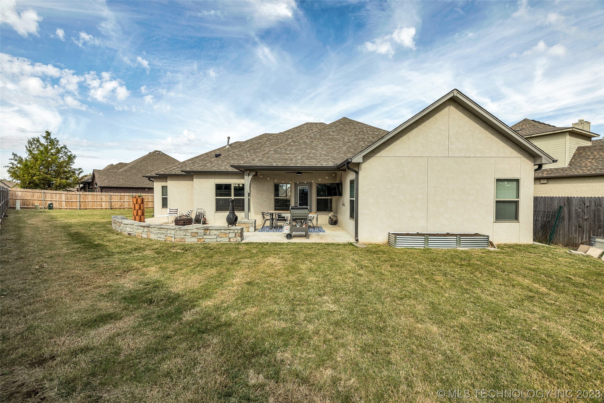 2523 W New Orleans Place