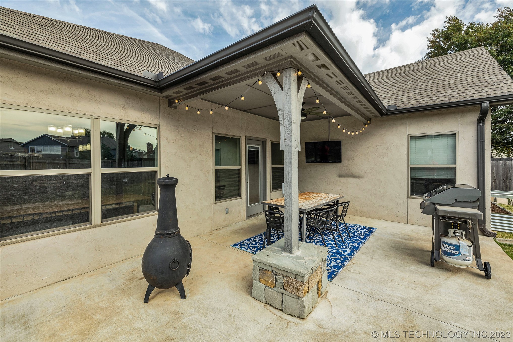 2523 W New Orleans Place