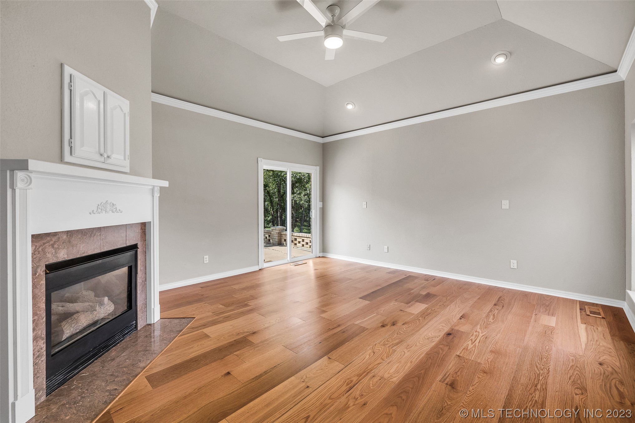 4704 W Oak Leaf Drive