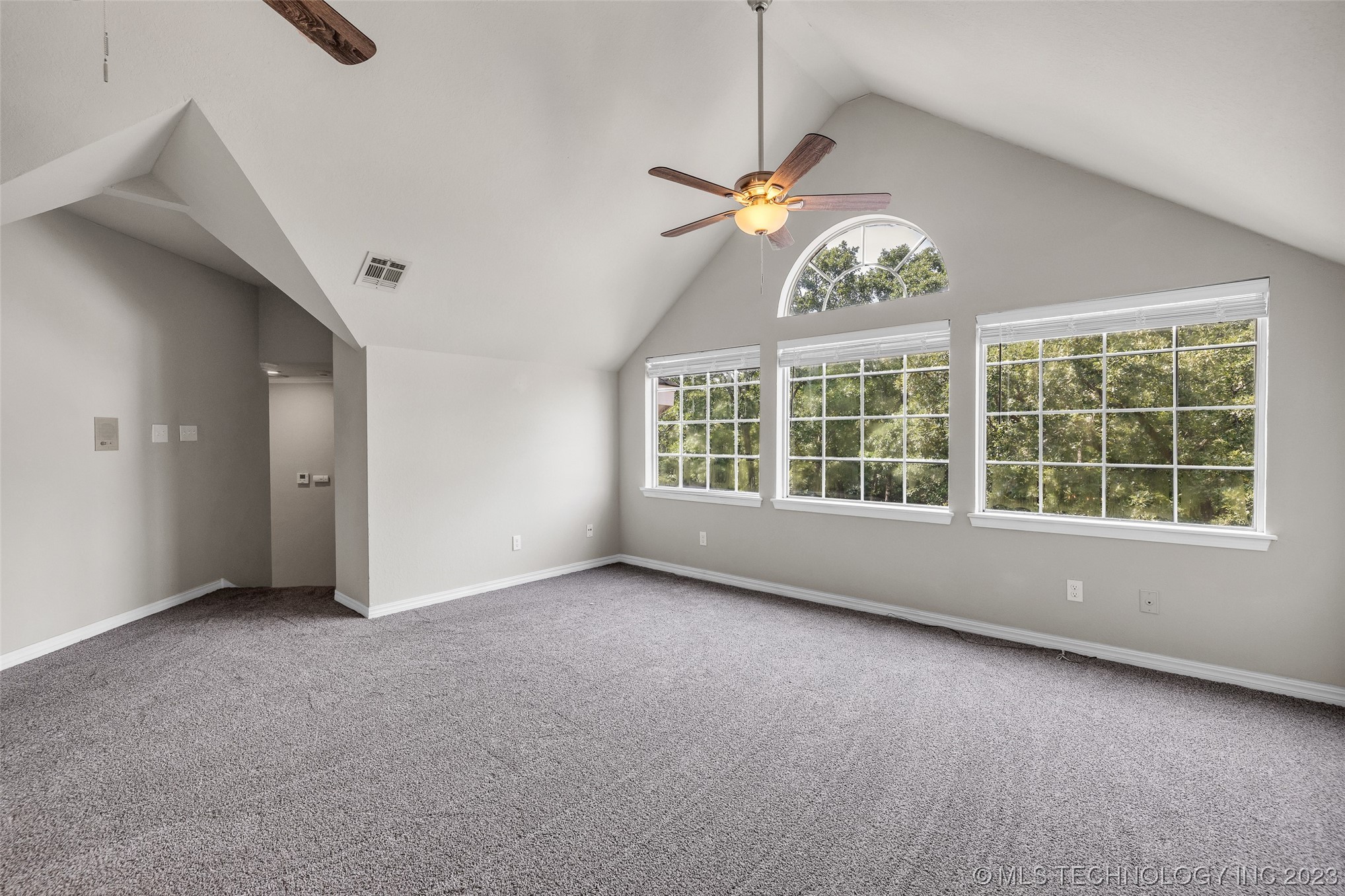 4704 W Oak Leaf Drive