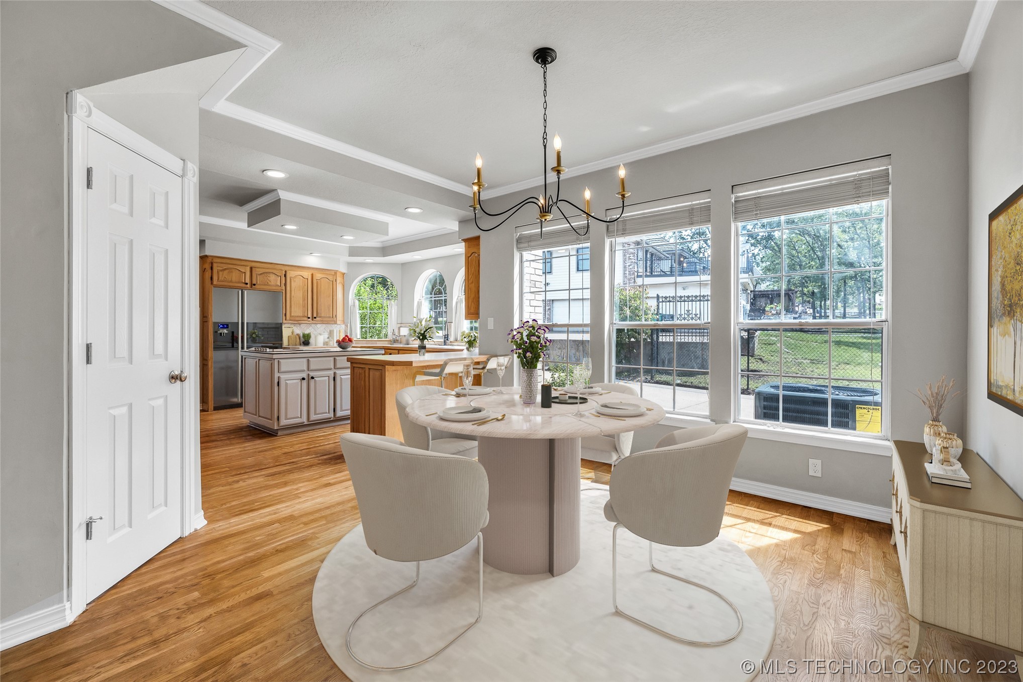 4704 W Oak Leaf Drive