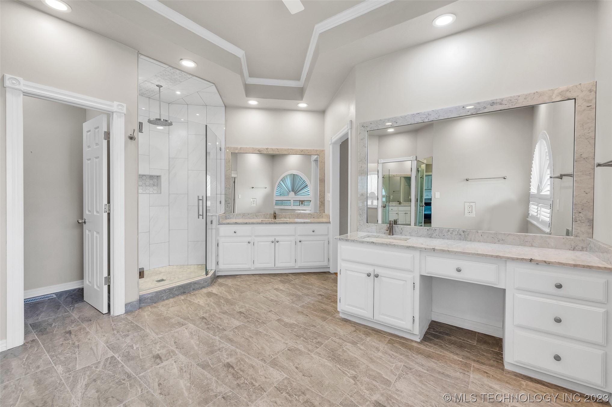 4704 W Oak Leaf Drive