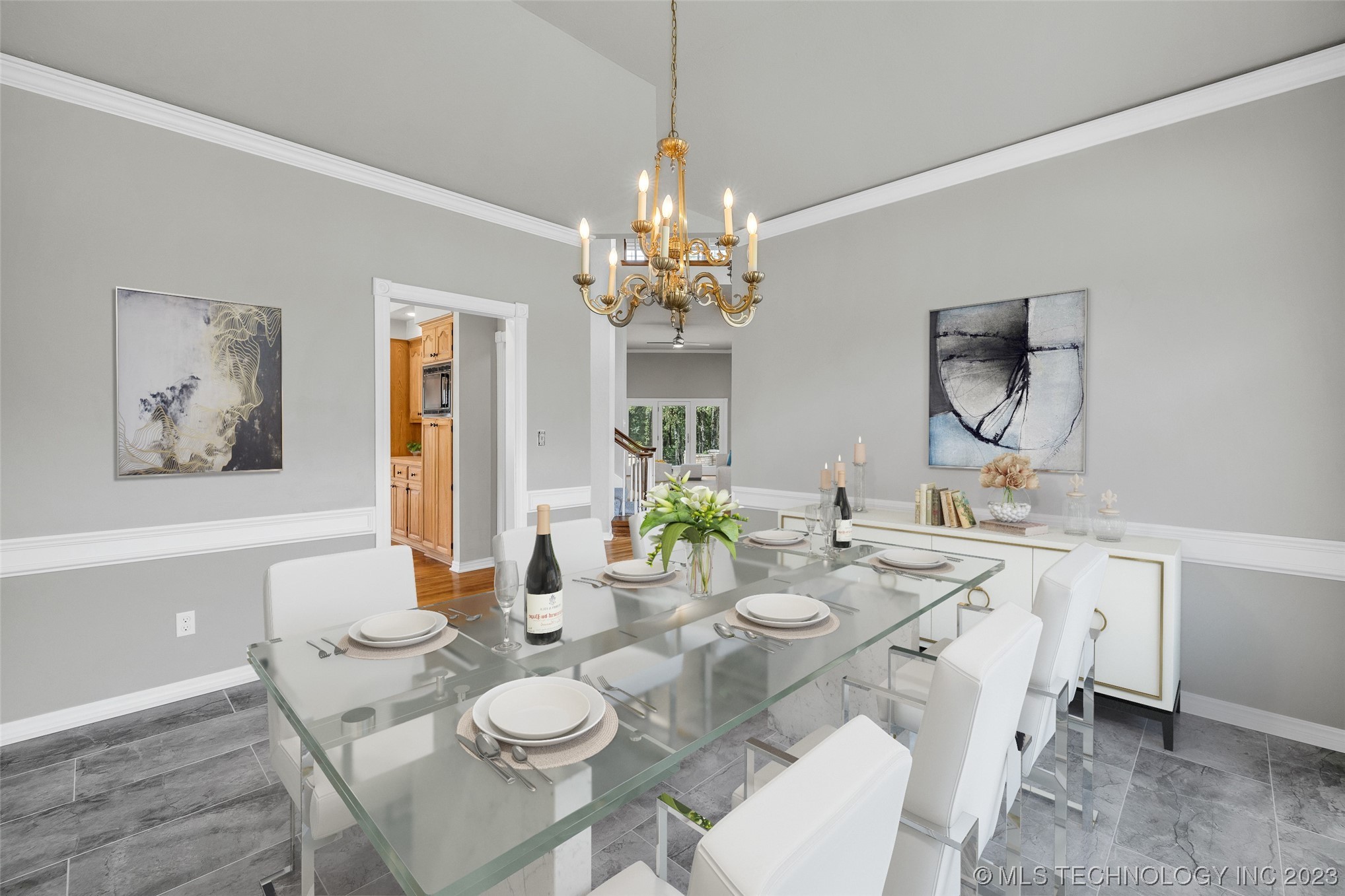 4704 W Oak Leaf Drive