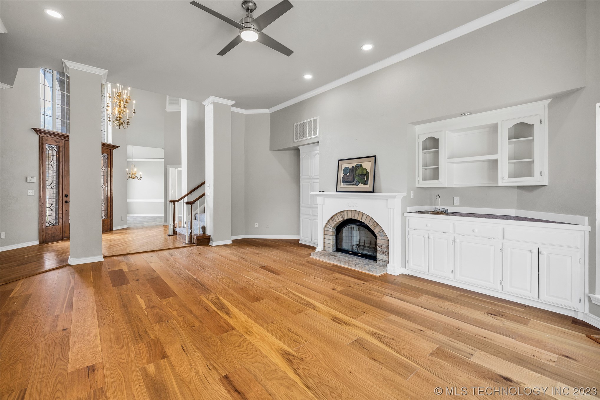 4704 W Oak Leaf Drive