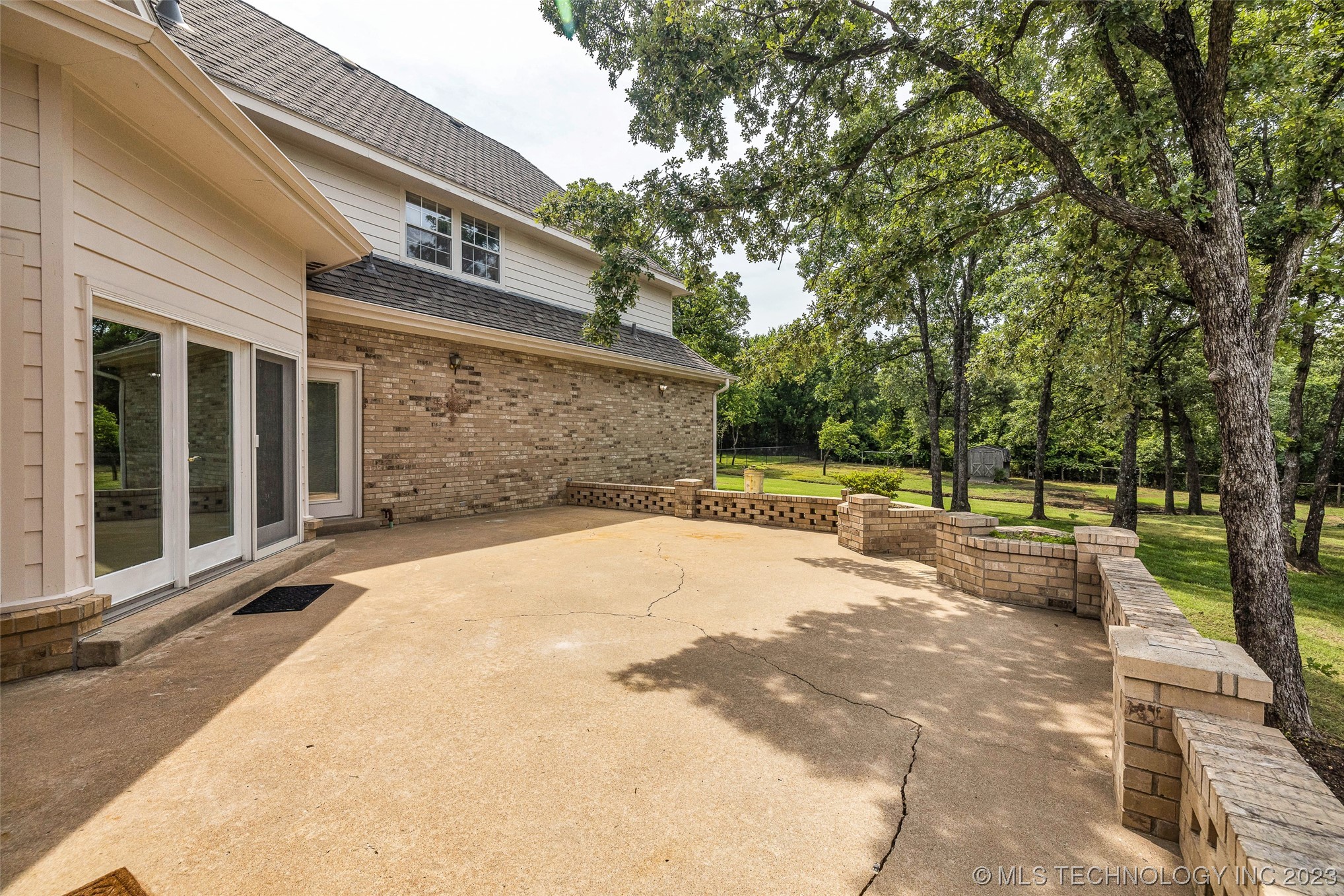 4704 W Oak Leaf Drive