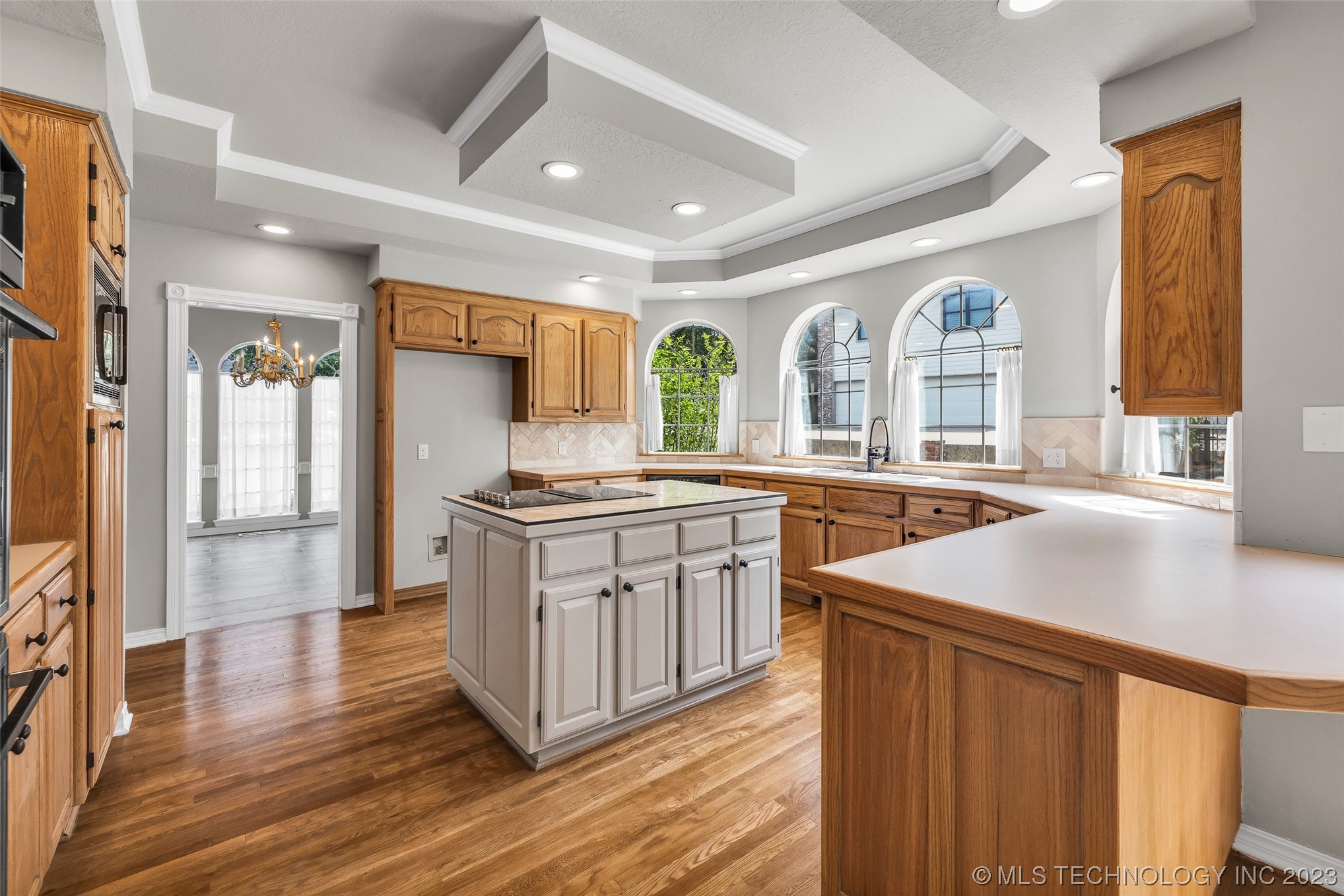 4704 W Oak Leaf Drive