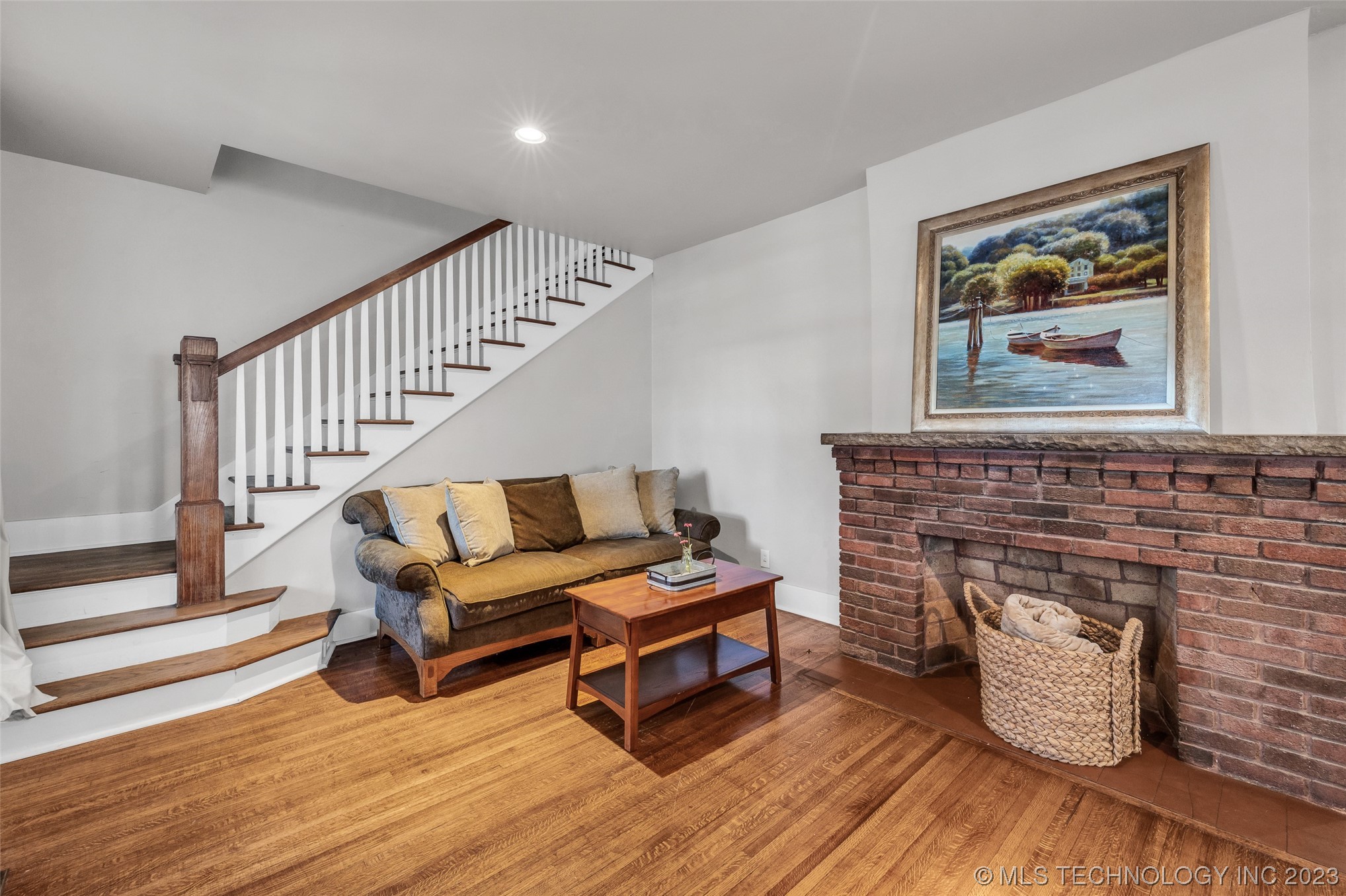 1127 N Denver Avenue