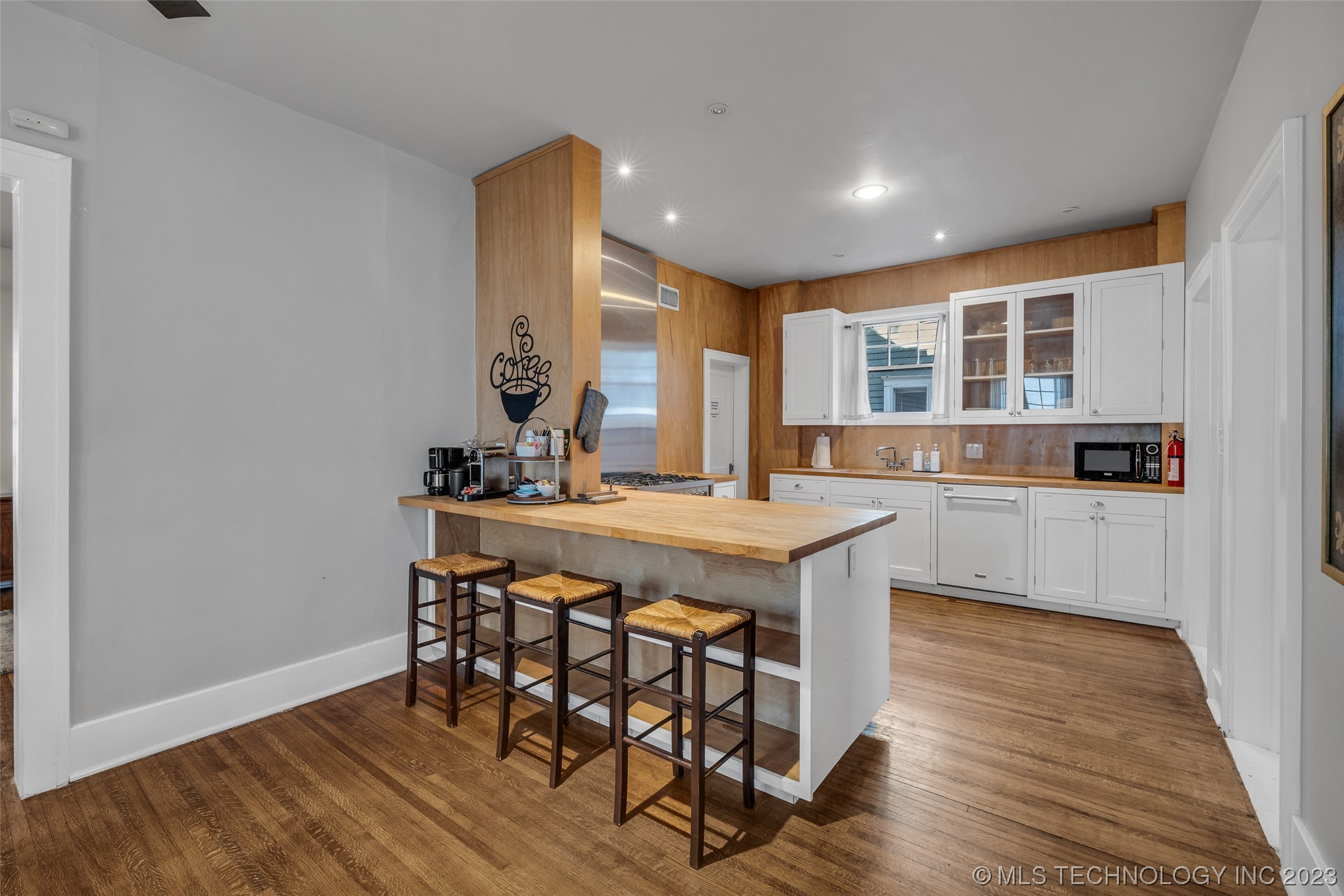 1127 N Denver Avenue