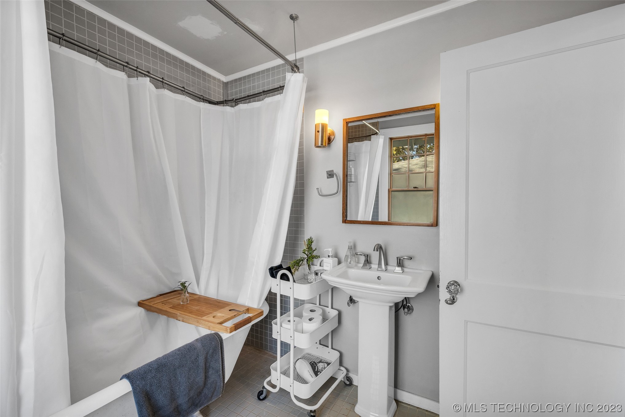 1127 N Denver Avenue