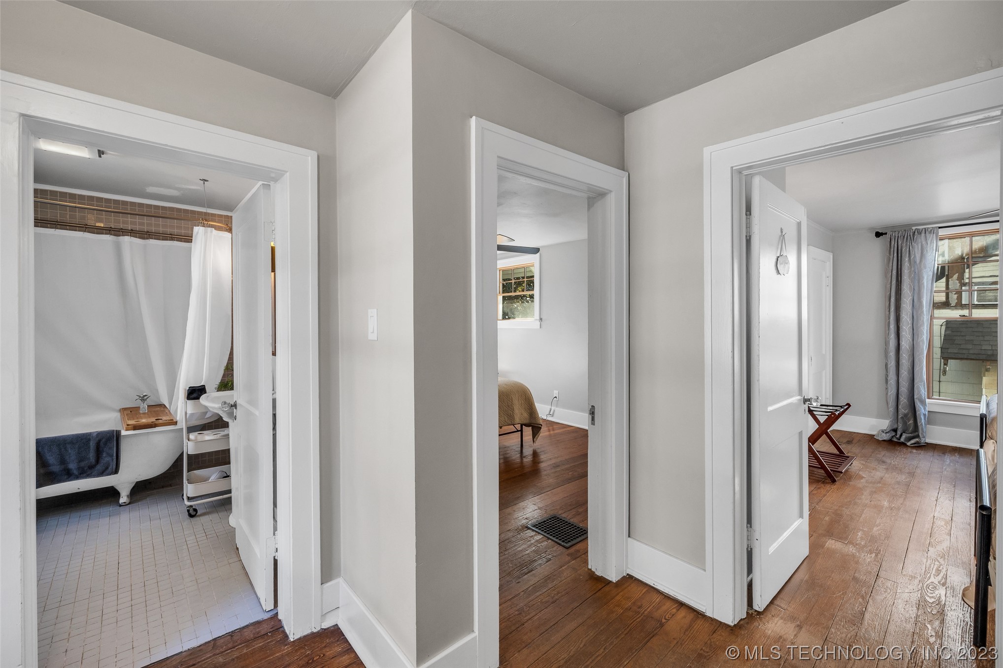 1127 N Denver Avenue