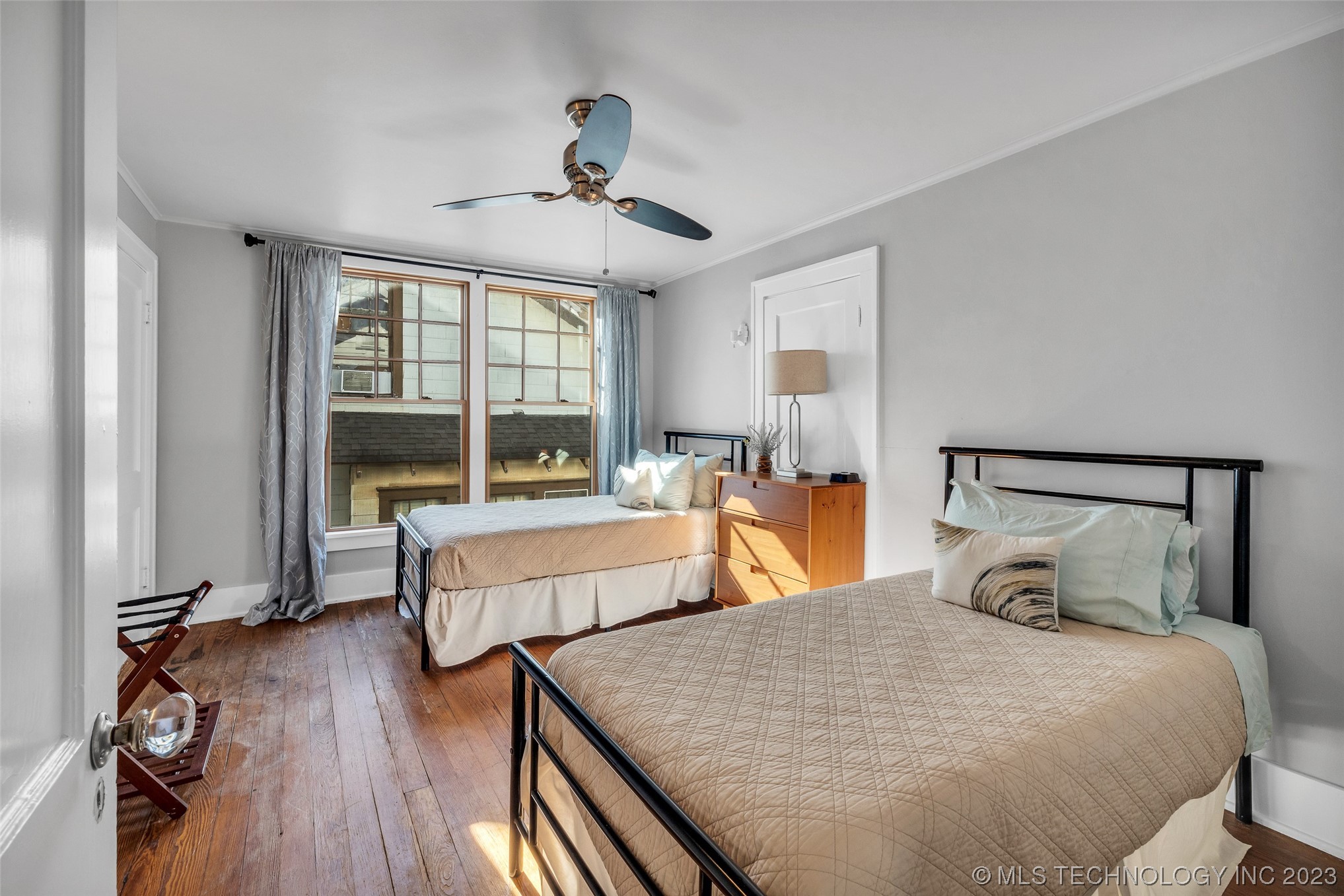 1127 N Denver Avenue