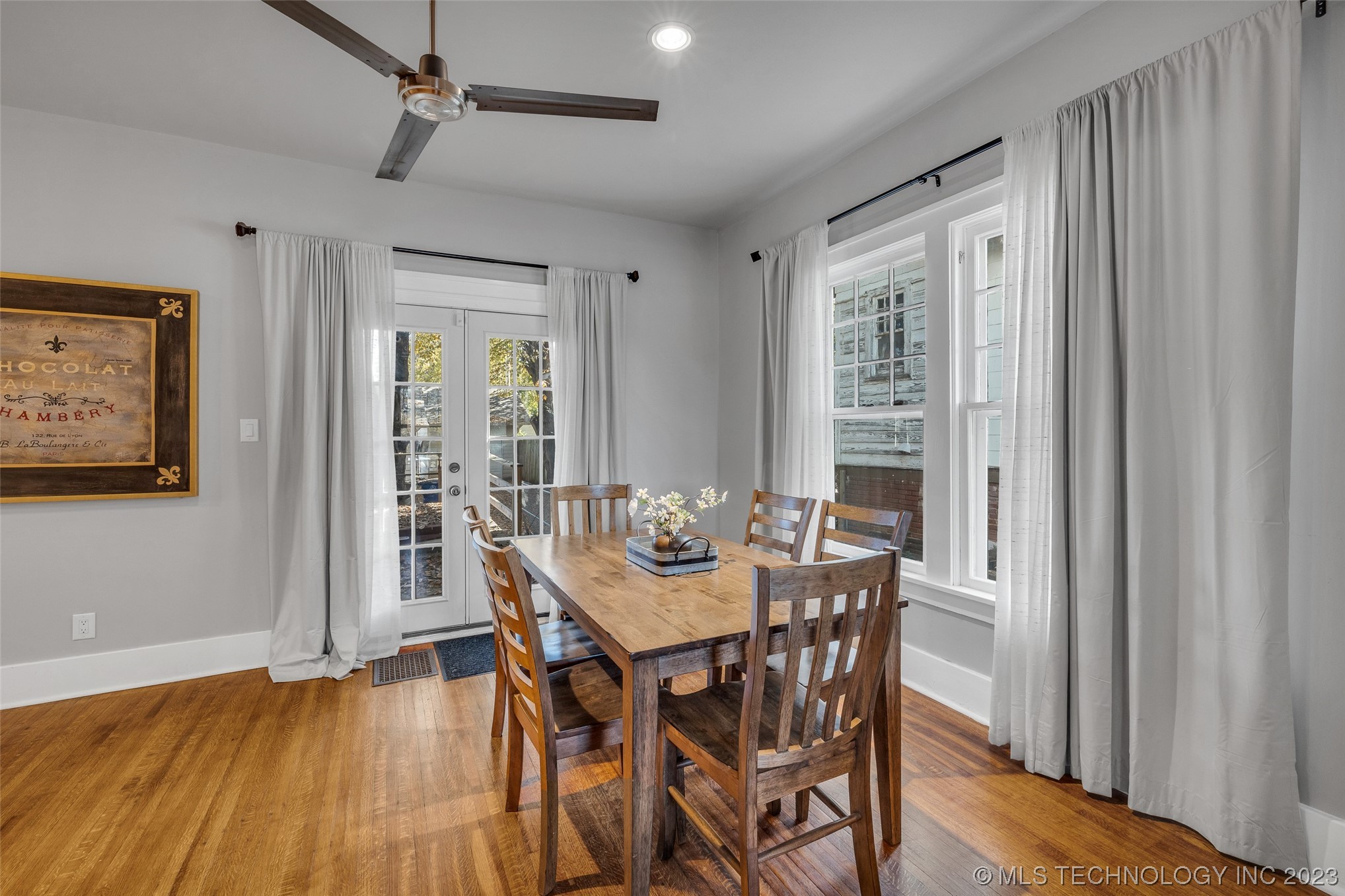 1127 N Denver Avenue