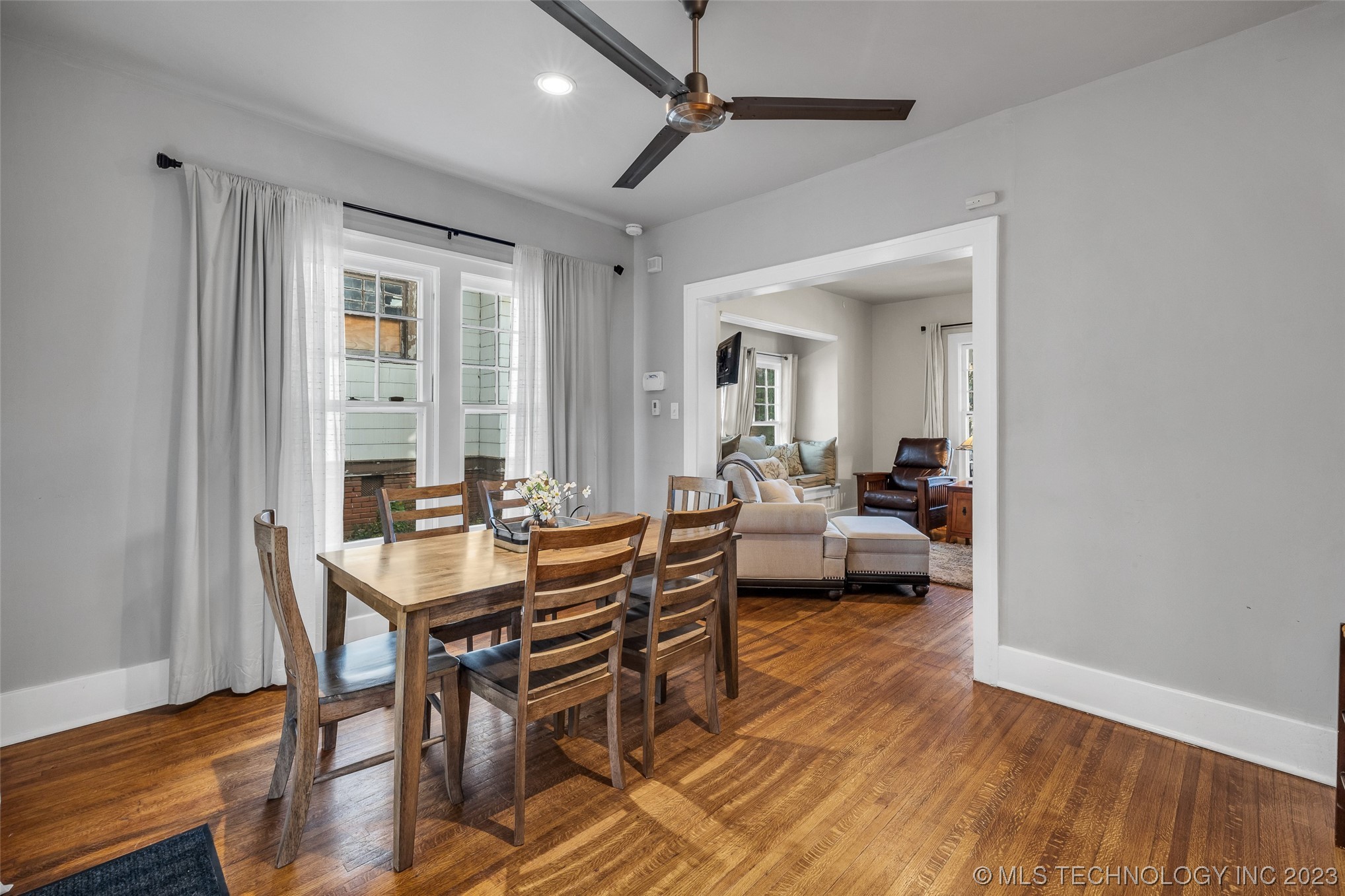 1127 N Denver Avenue