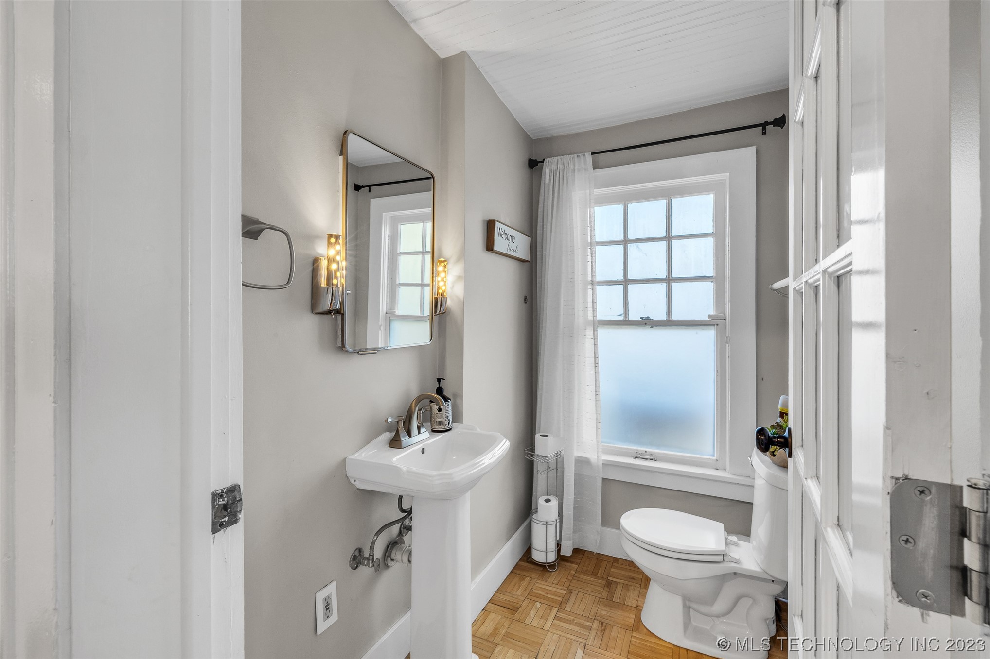 1127 N Denver Avenue