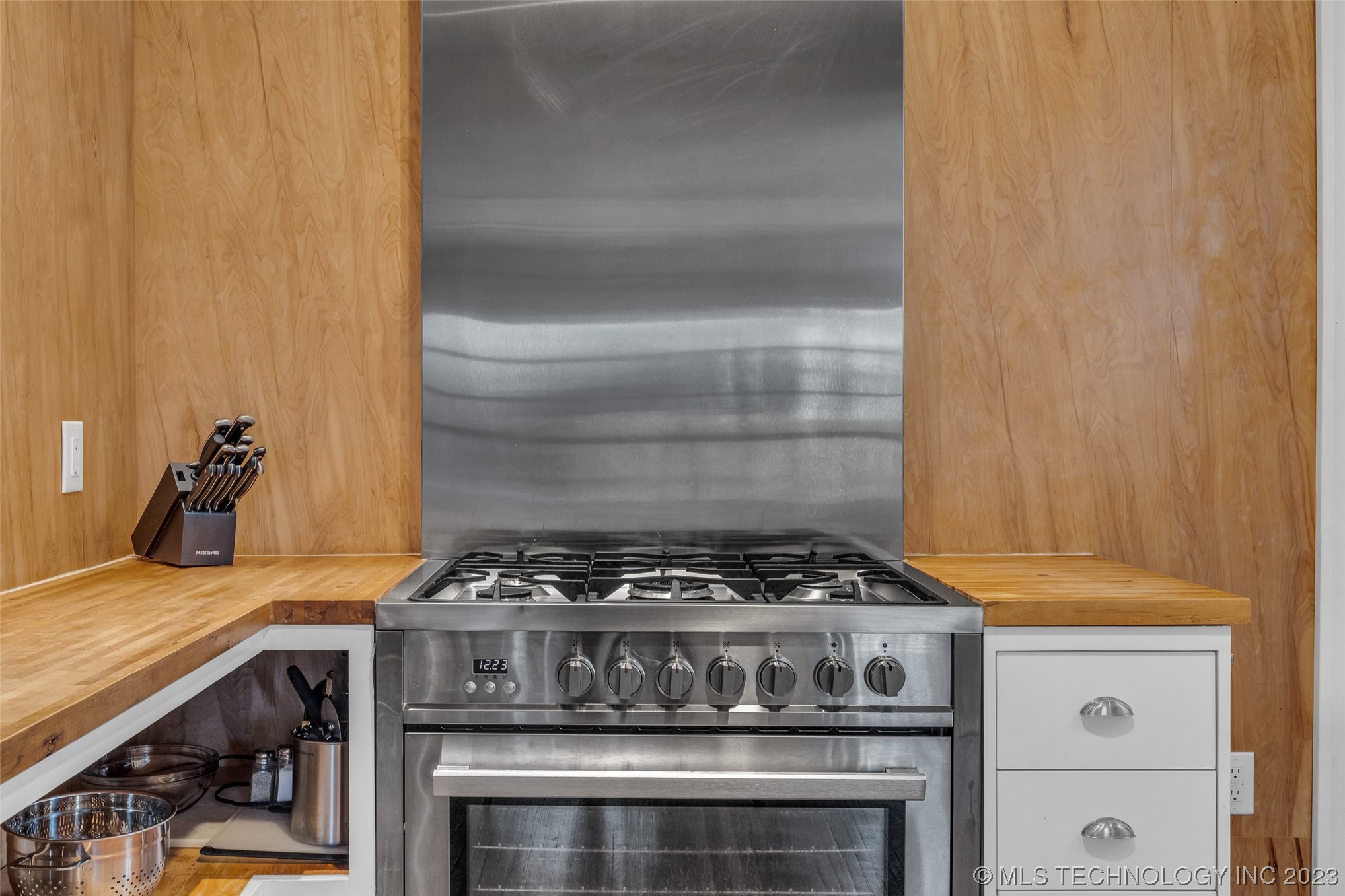 1127 N Denver Avenue