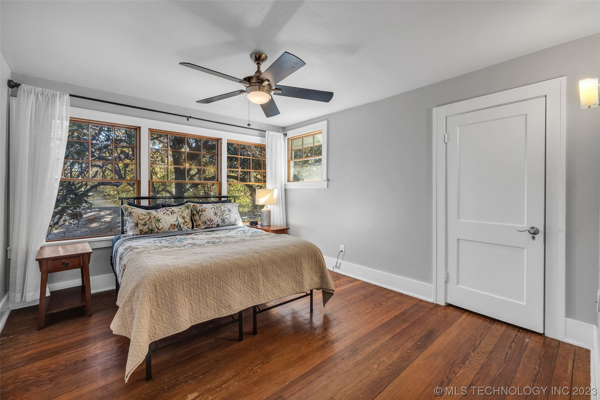 1127 N Denver Avenue