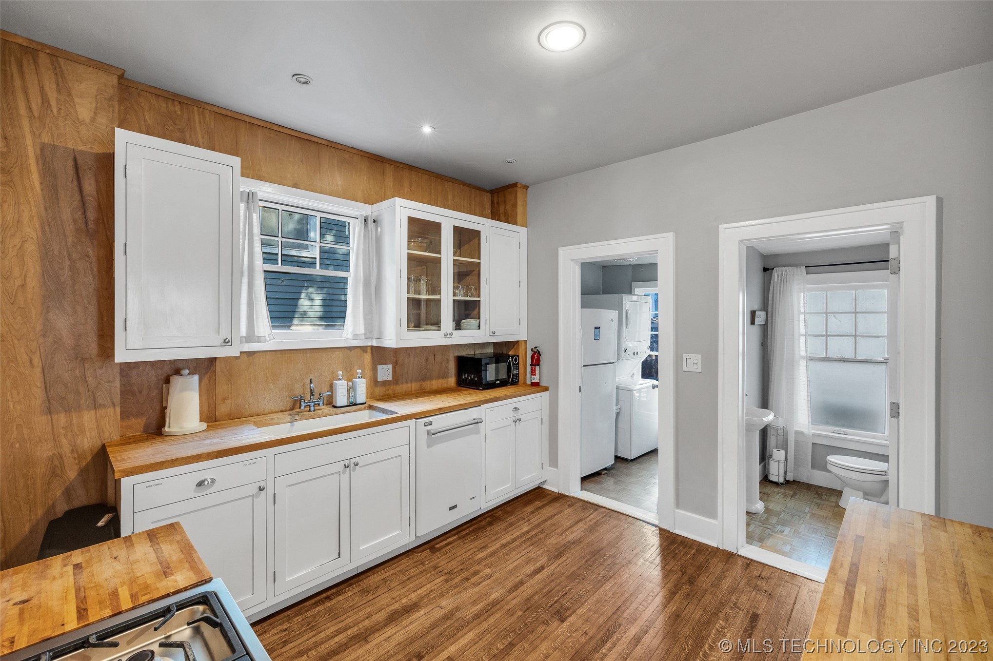 1127 N Denver Avenue