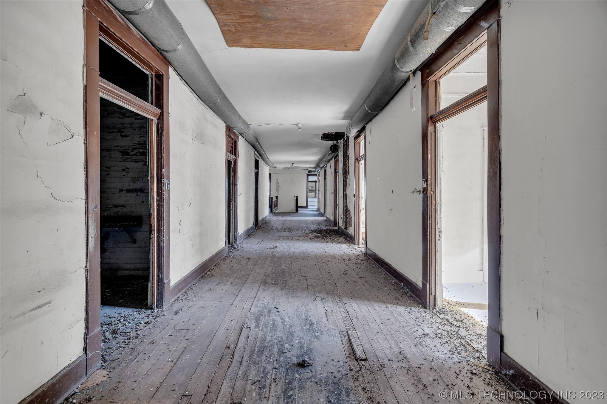 401 W Will Rogers Boulevard