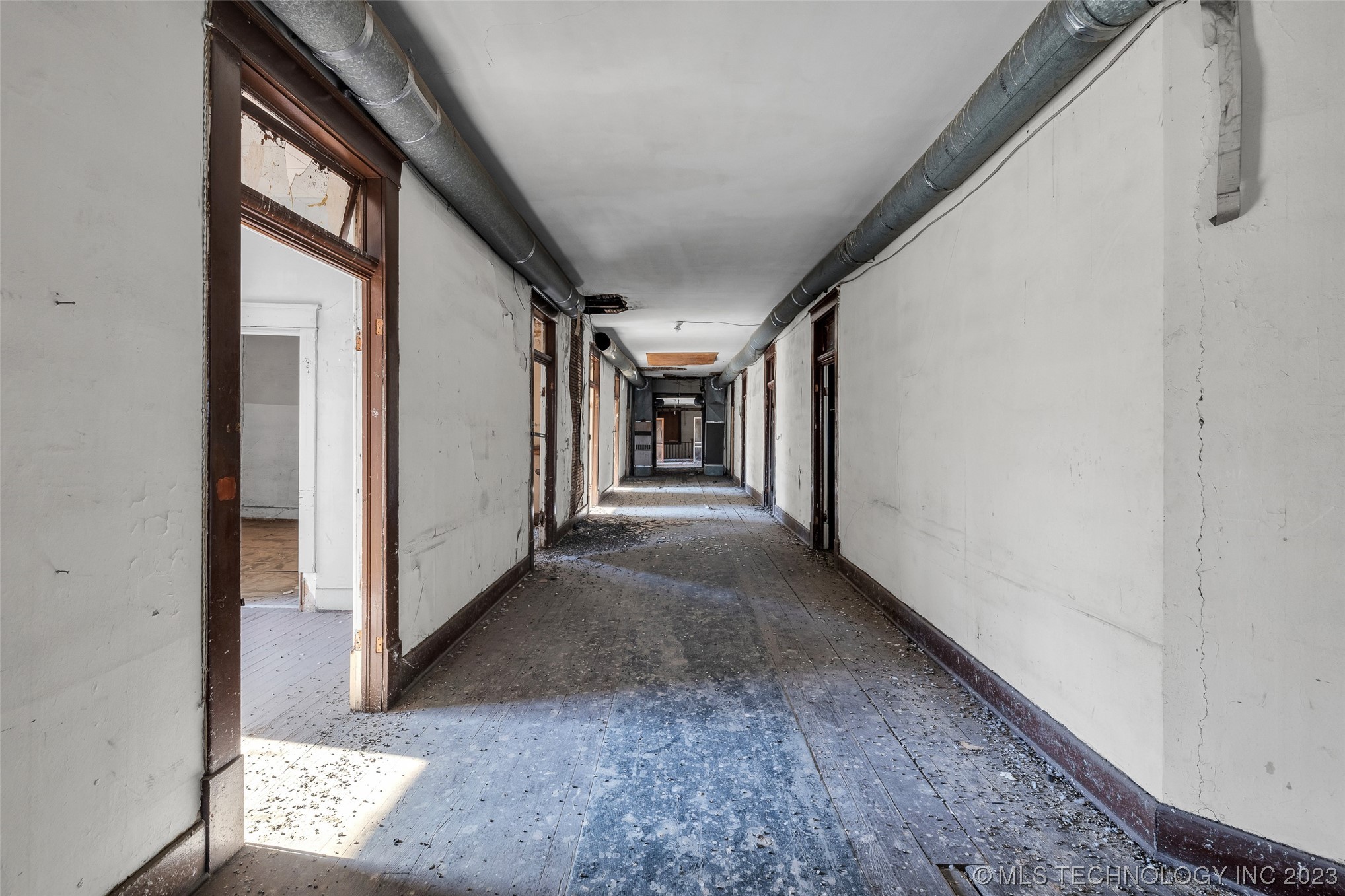 401 W Will Rogers Boulevard