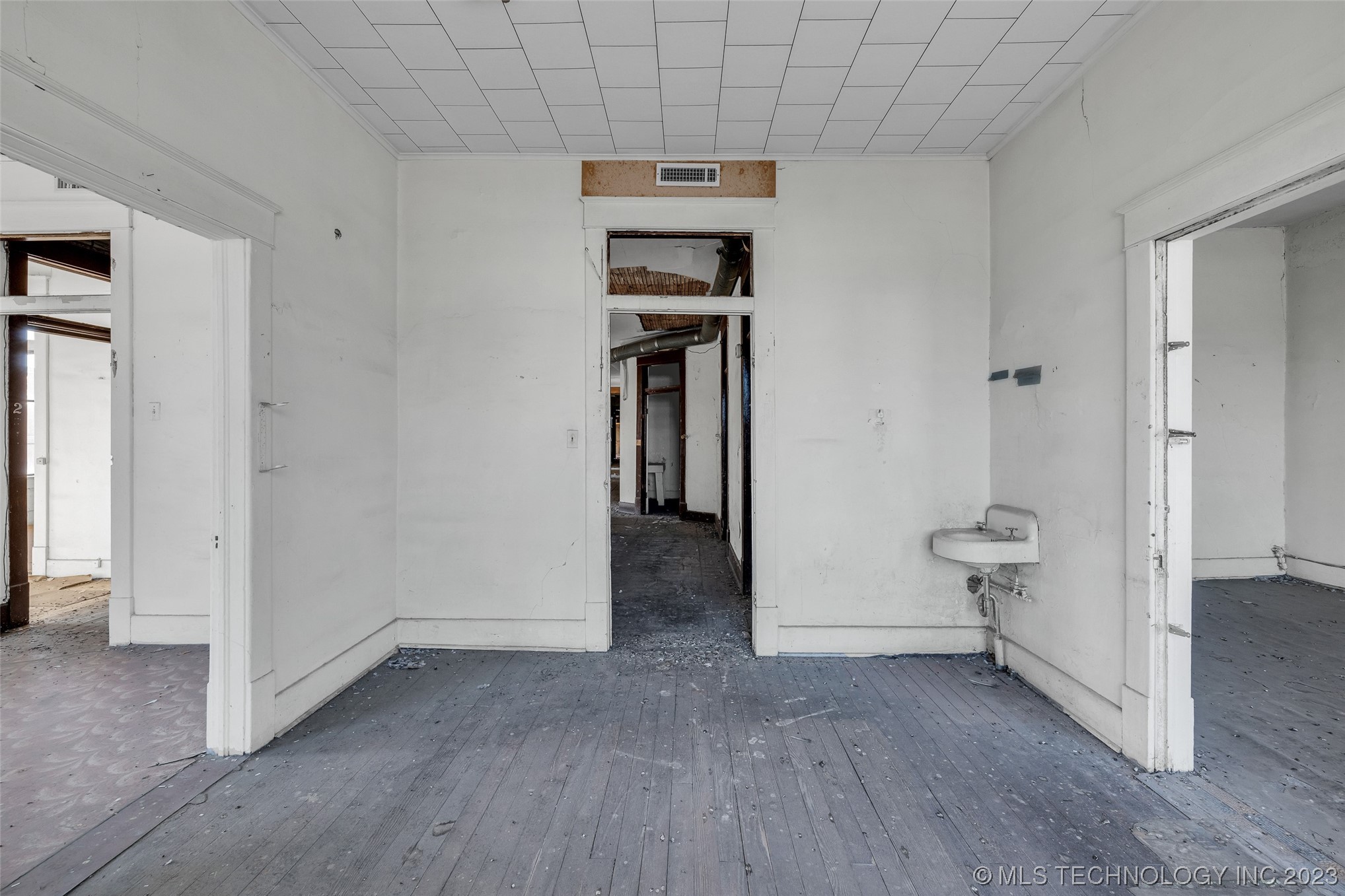 401 W Will Rogers Boulevard