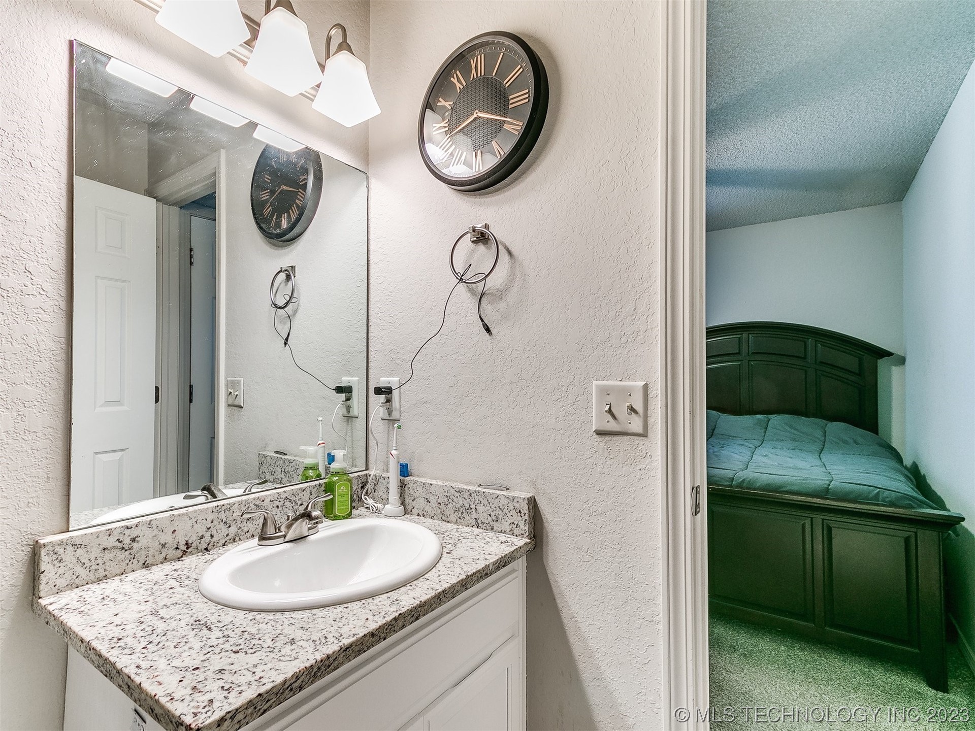 4317 E 101st Street N