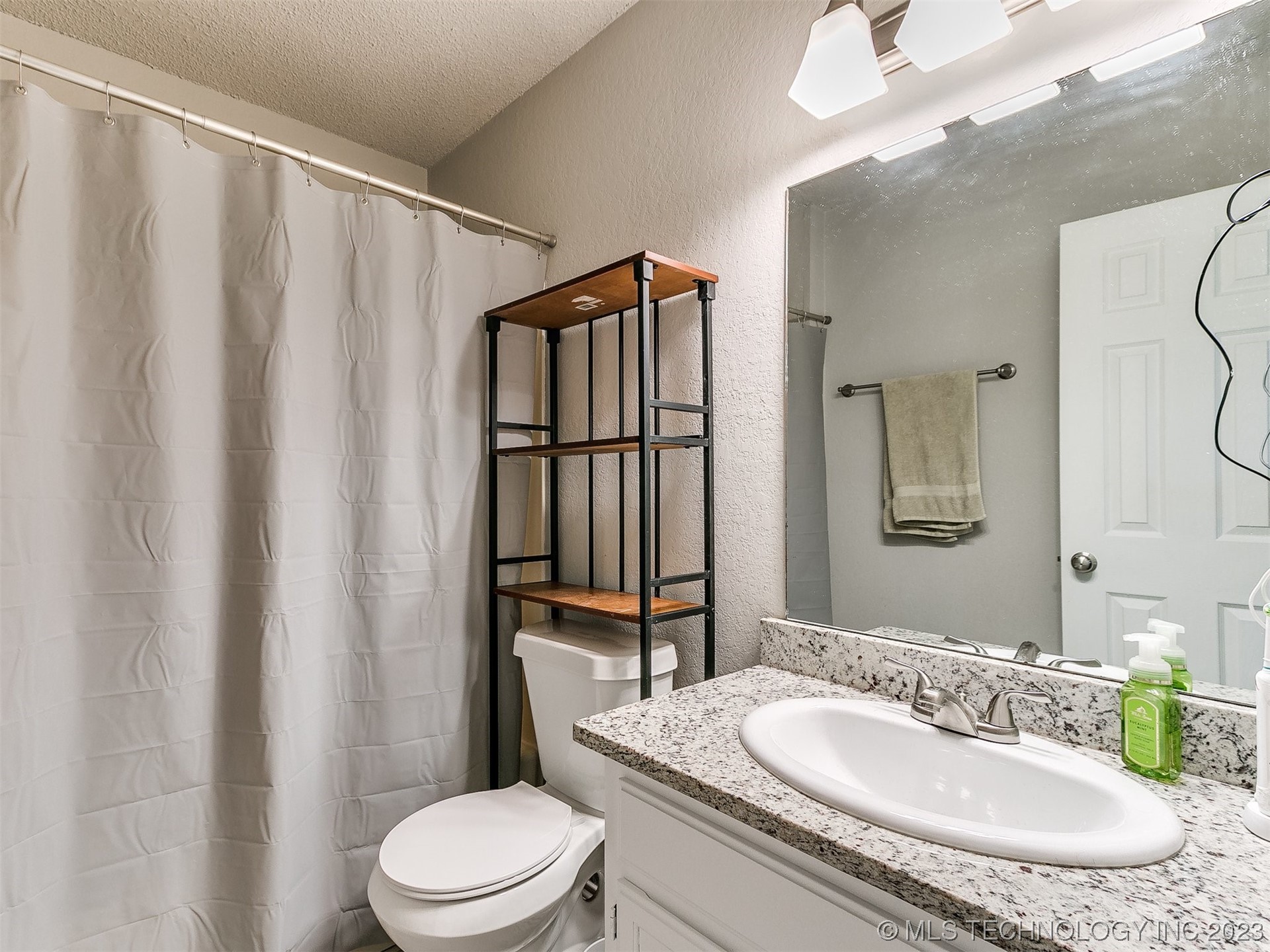 4317 E 101st Street N