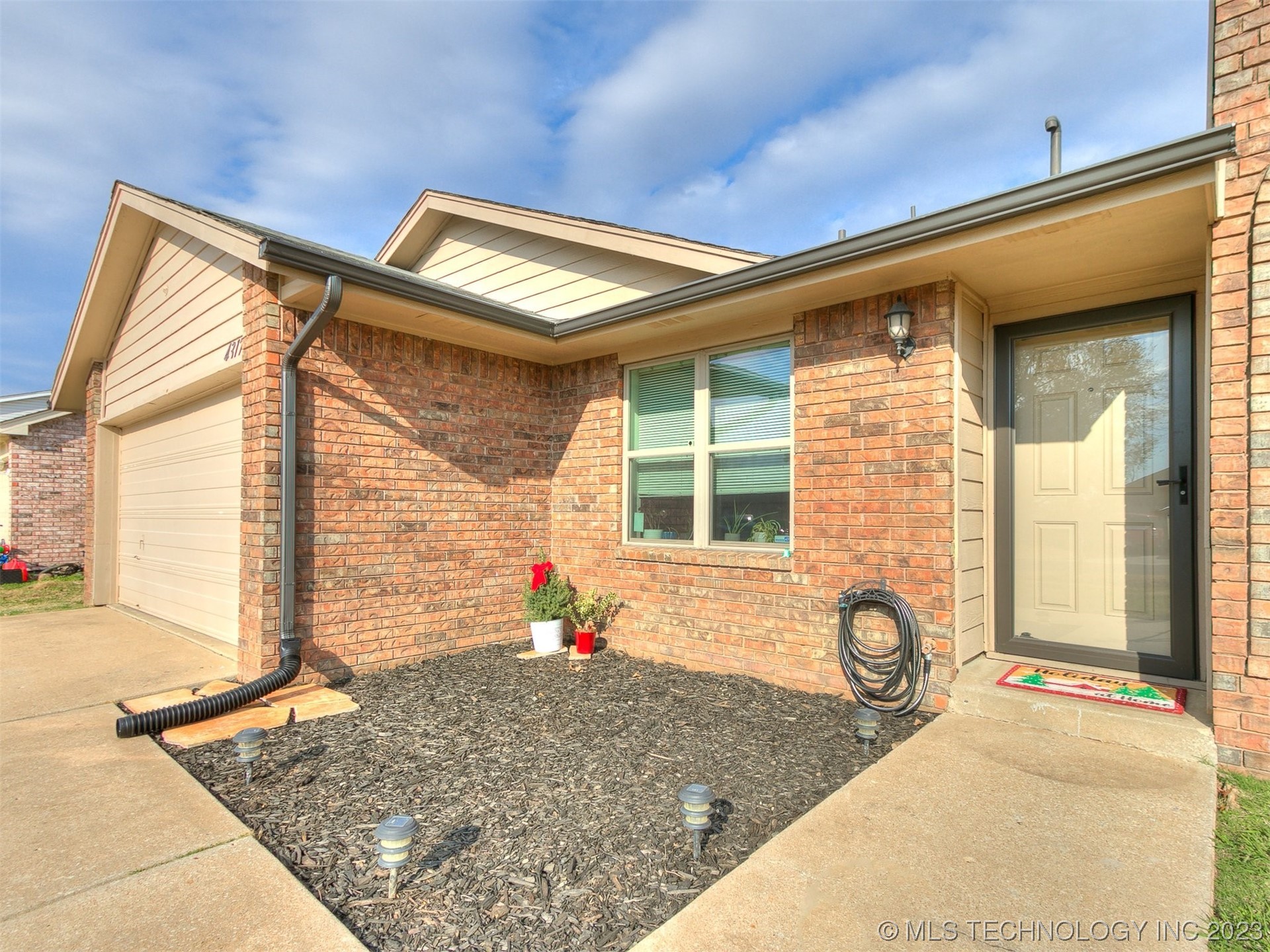 4317 E 101st Street N