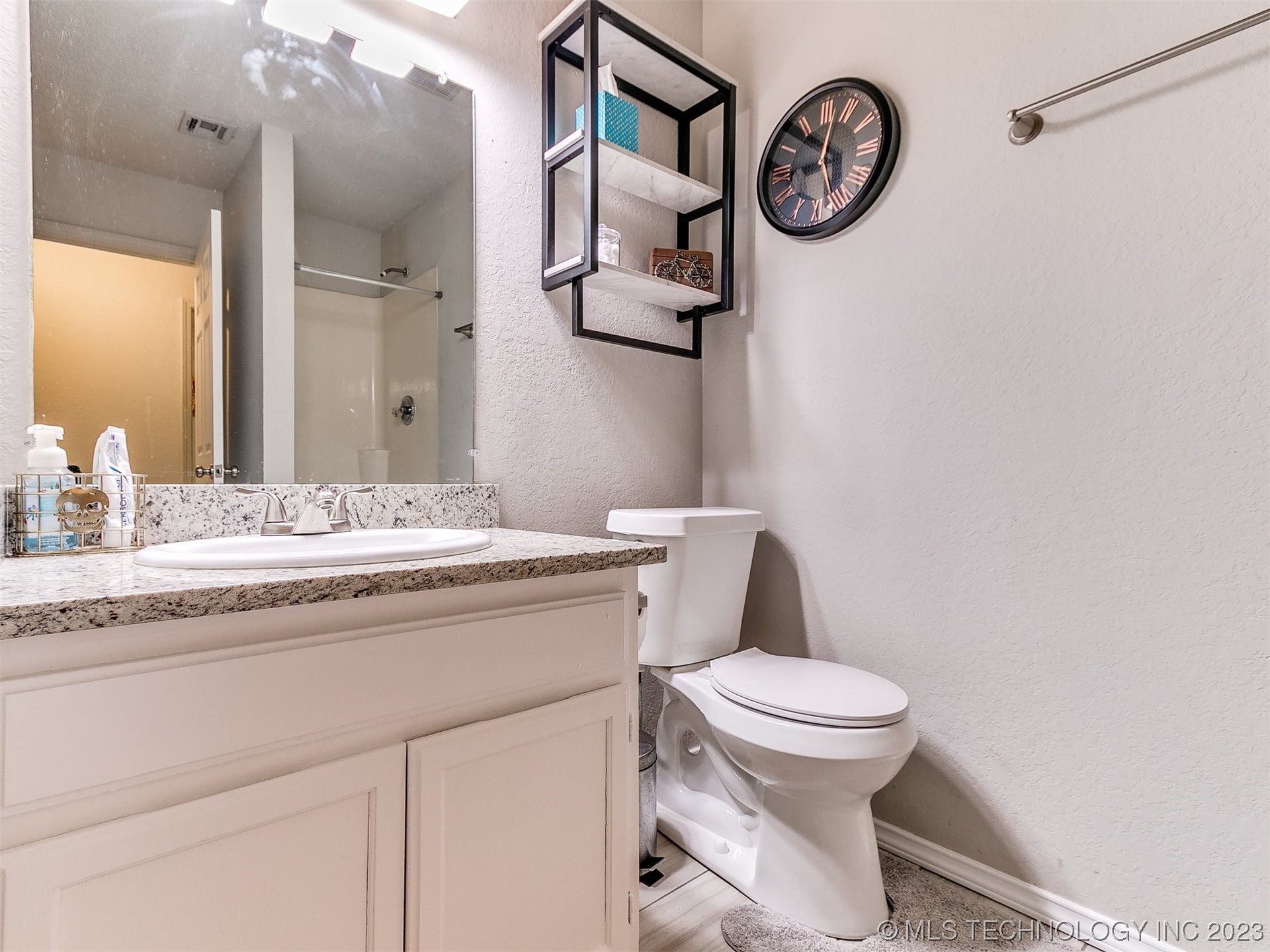 4317 E 101st Street N