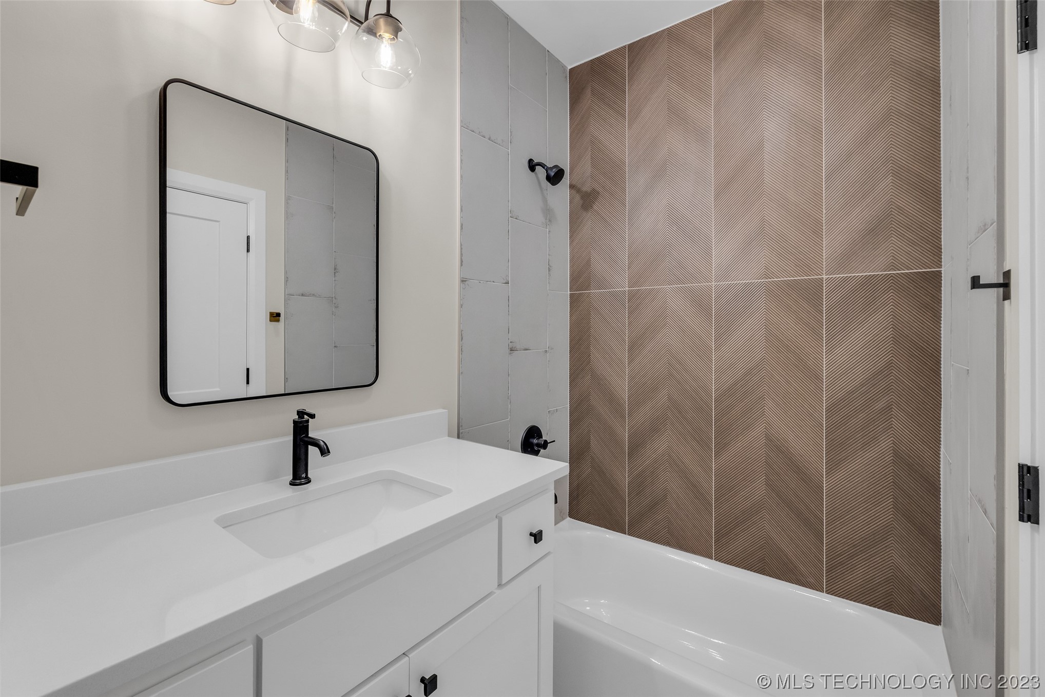 4211 S Cincinnati Avenue