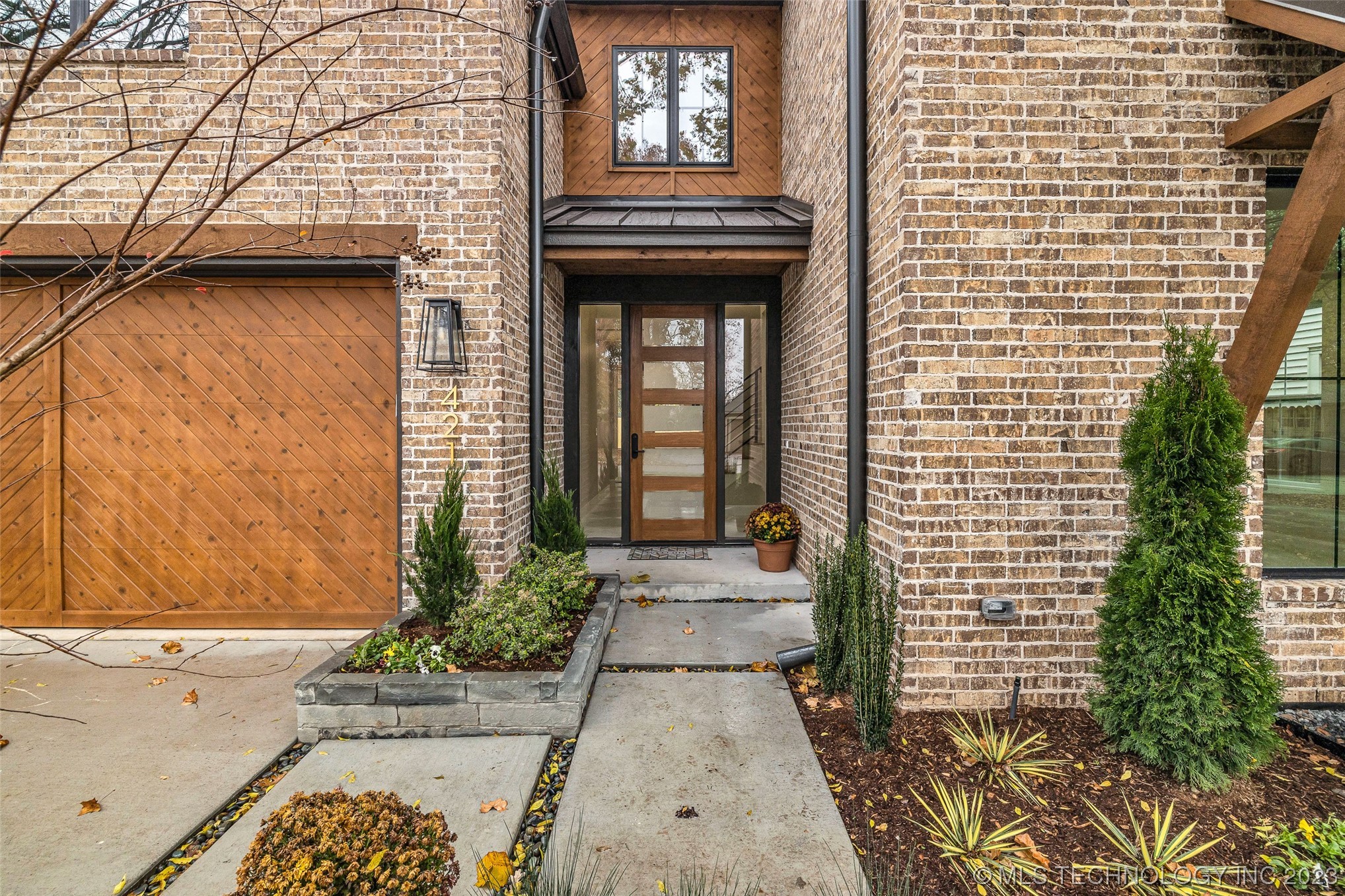 4211 S Cincinnati Avenue