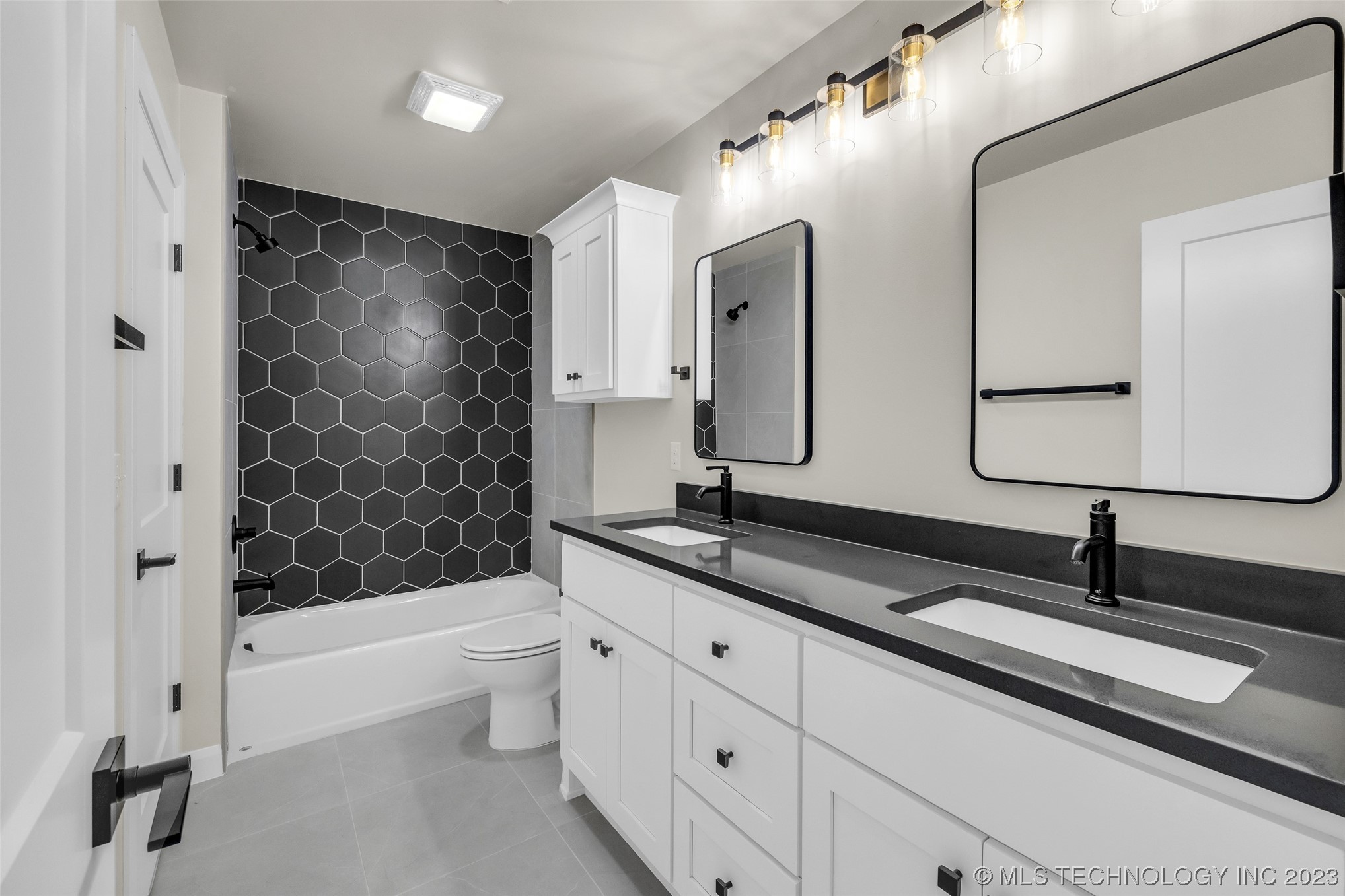 4211 S Cincinnati Avenue