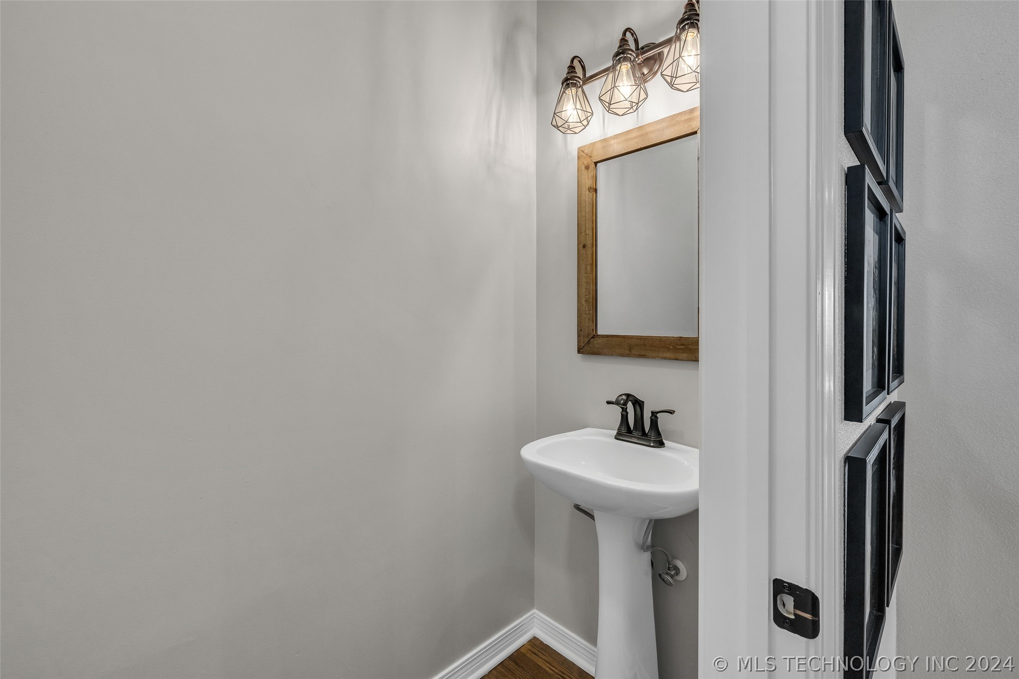 11528 S Mulberry Lane