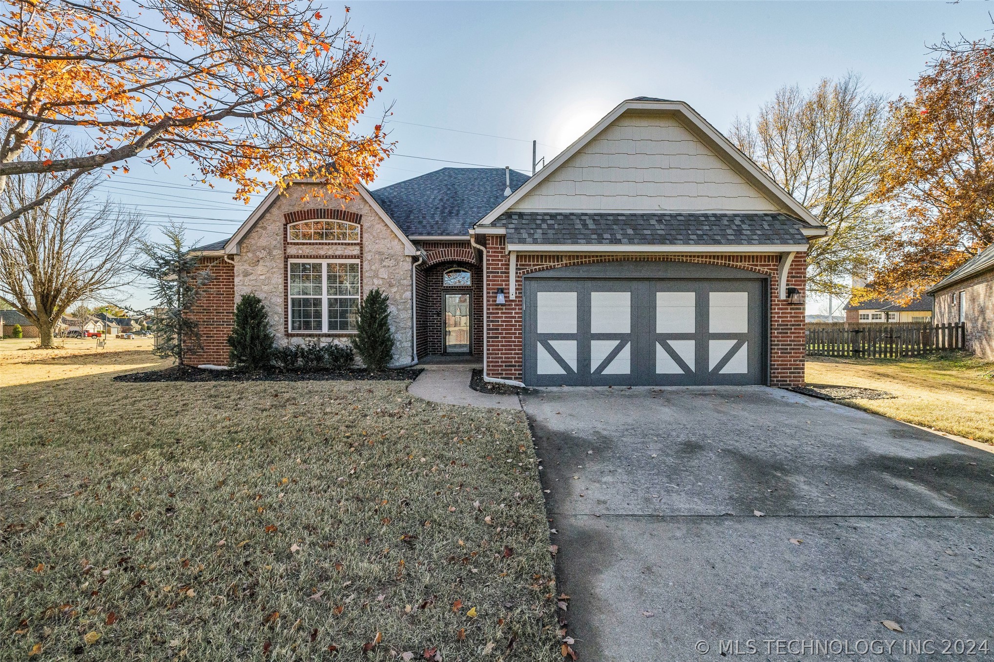 11528 S Mulberry Lane