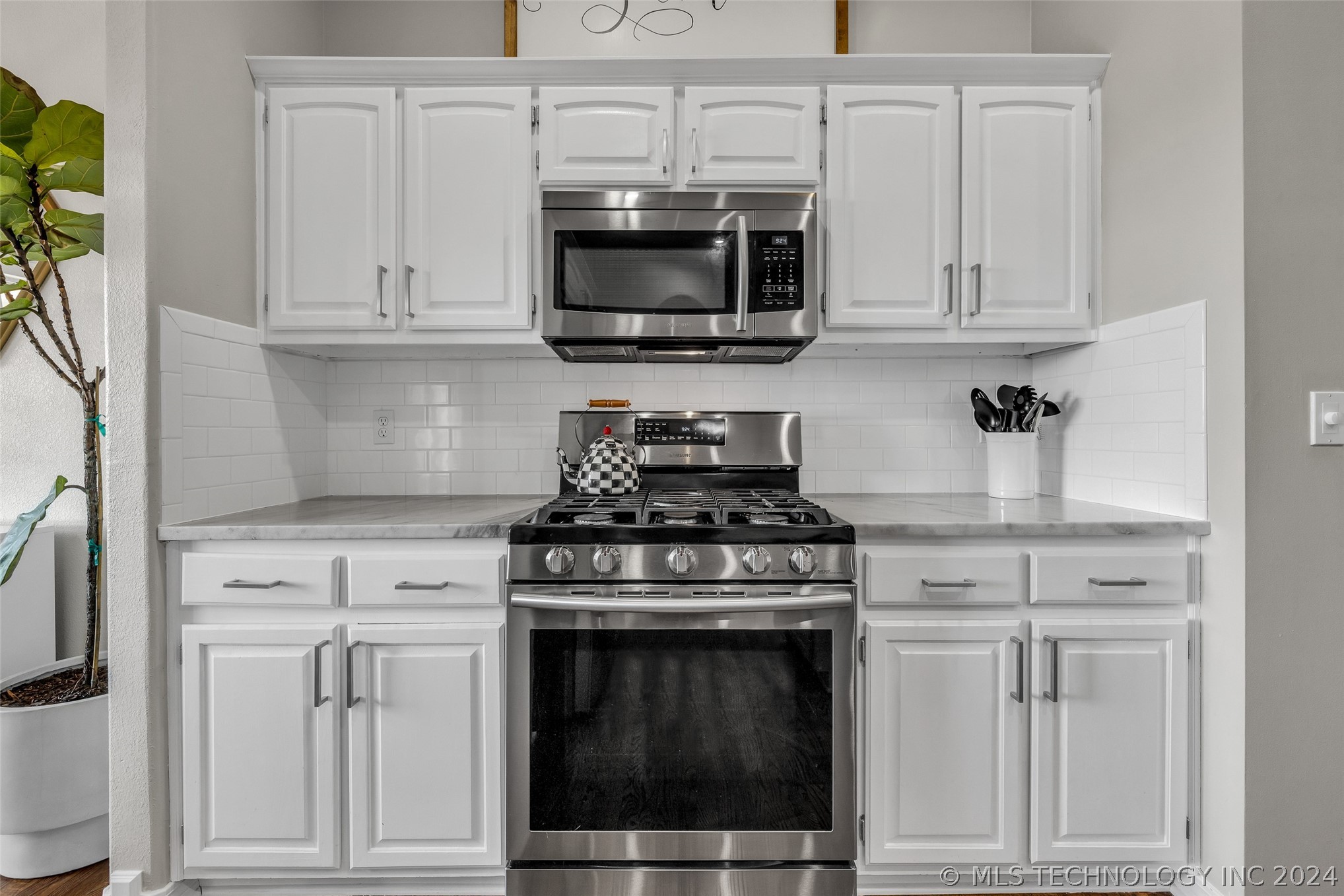 11528 S Mulberry Lane