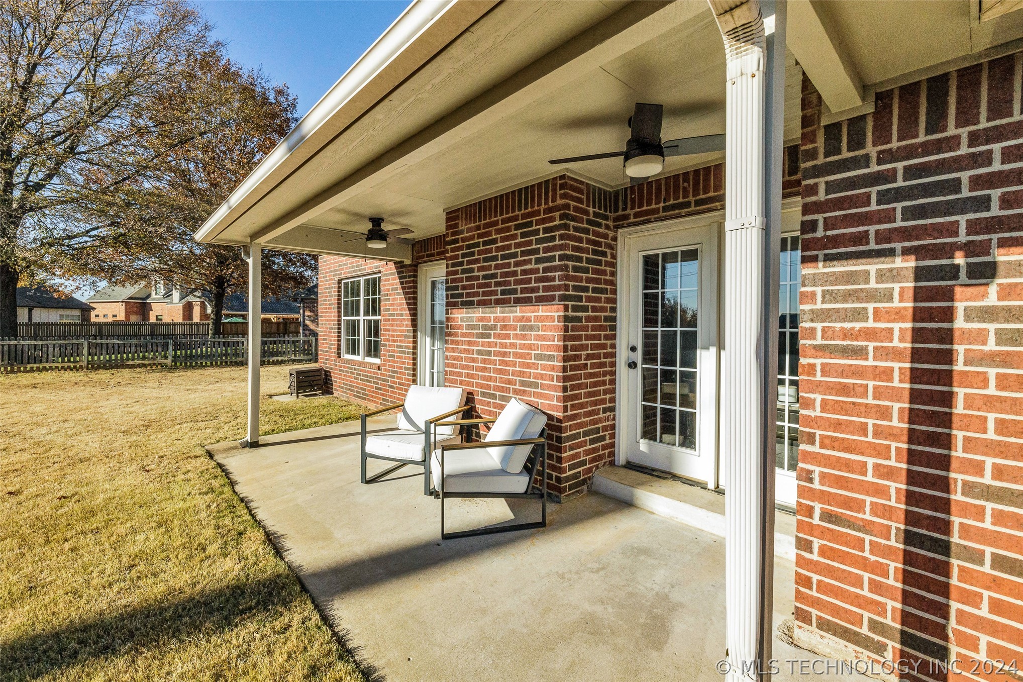 11528 S Mulberry Lane