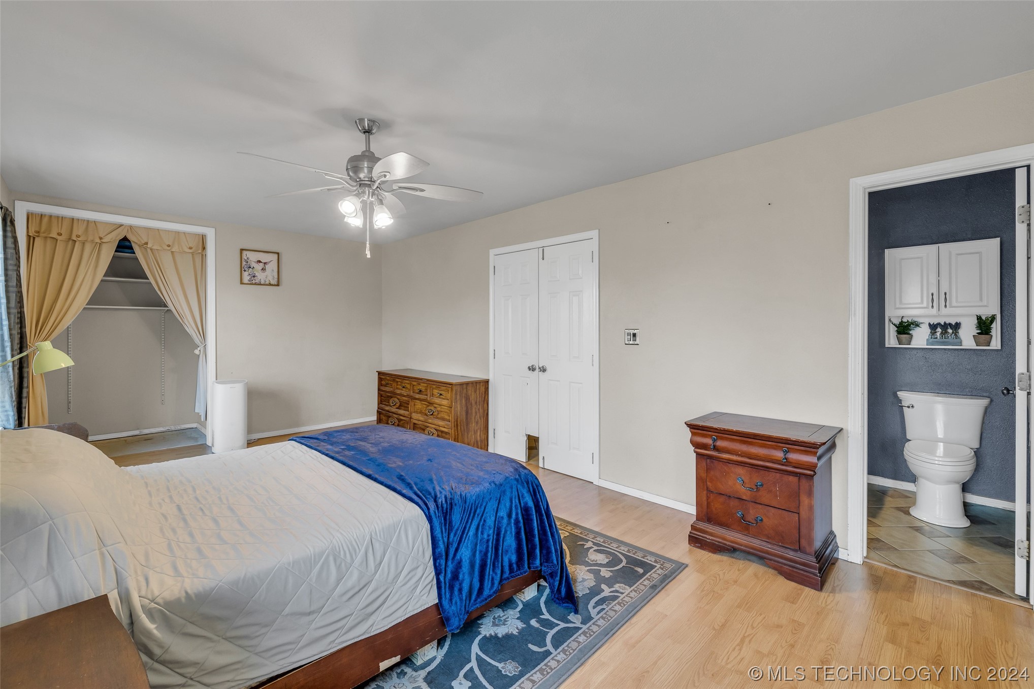 1104 S Florence Avenue