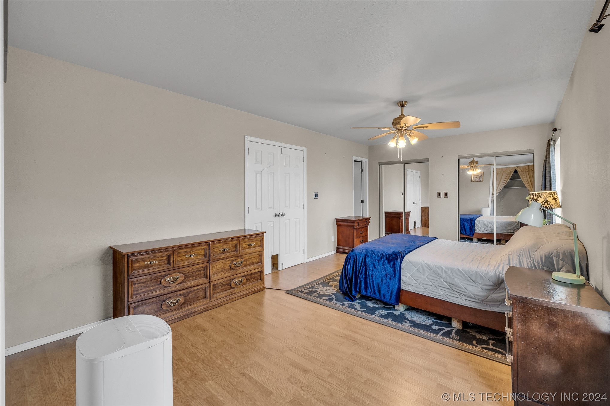 1104 S Florence Avenue