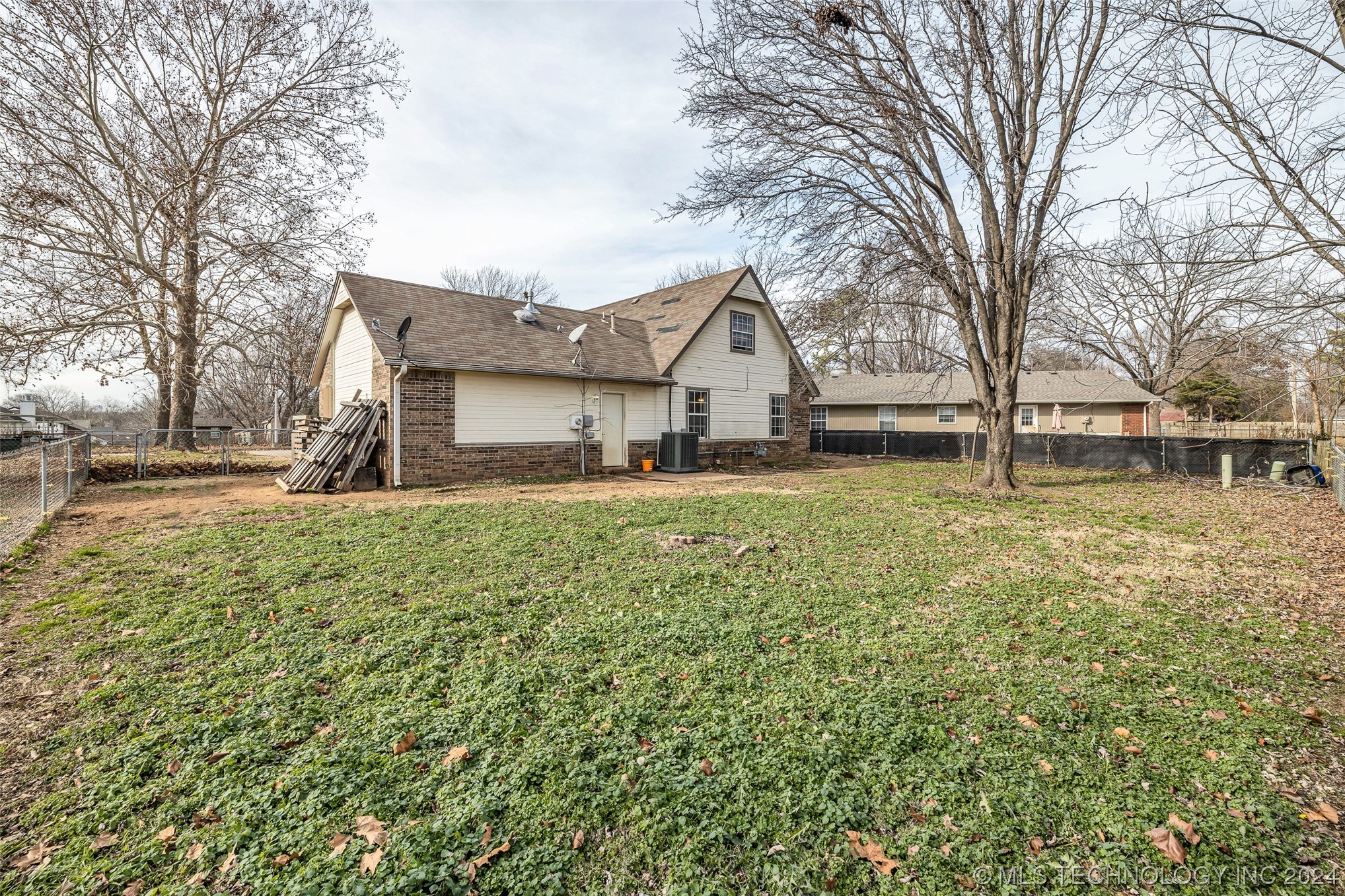 1104 S Florence Avenue