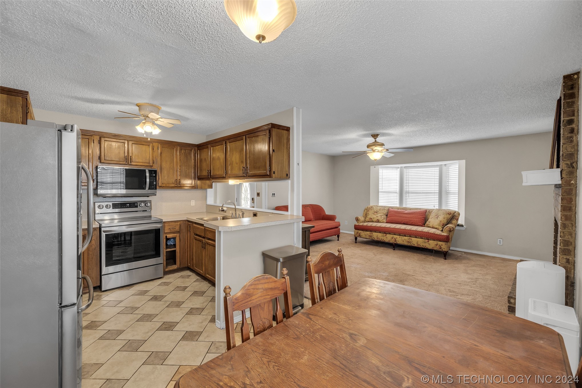 1104 S Florence Avenue