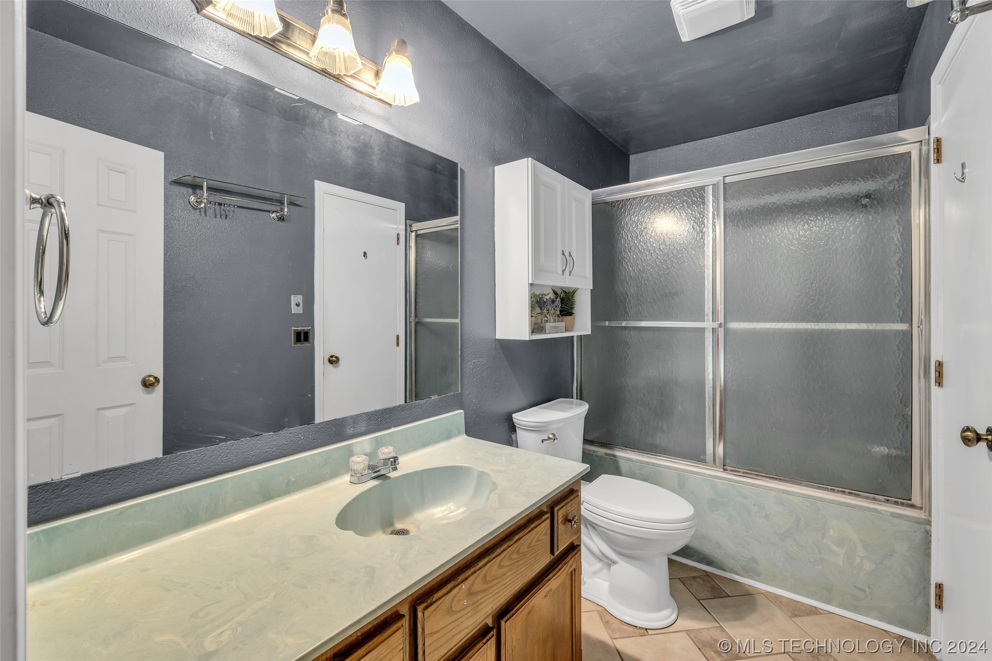 1104 S Florence Avenue