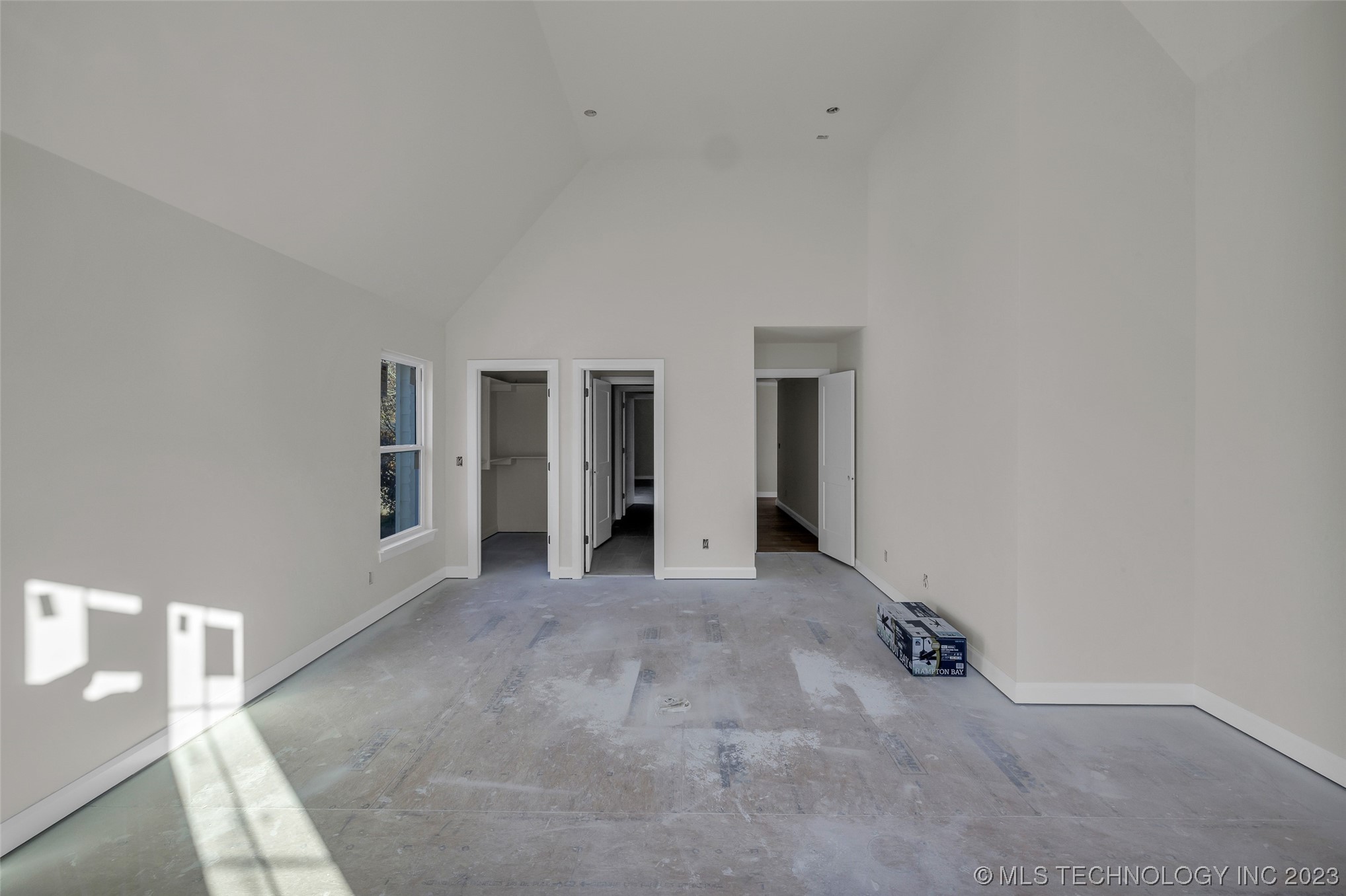 3121 S Detroit Avenue