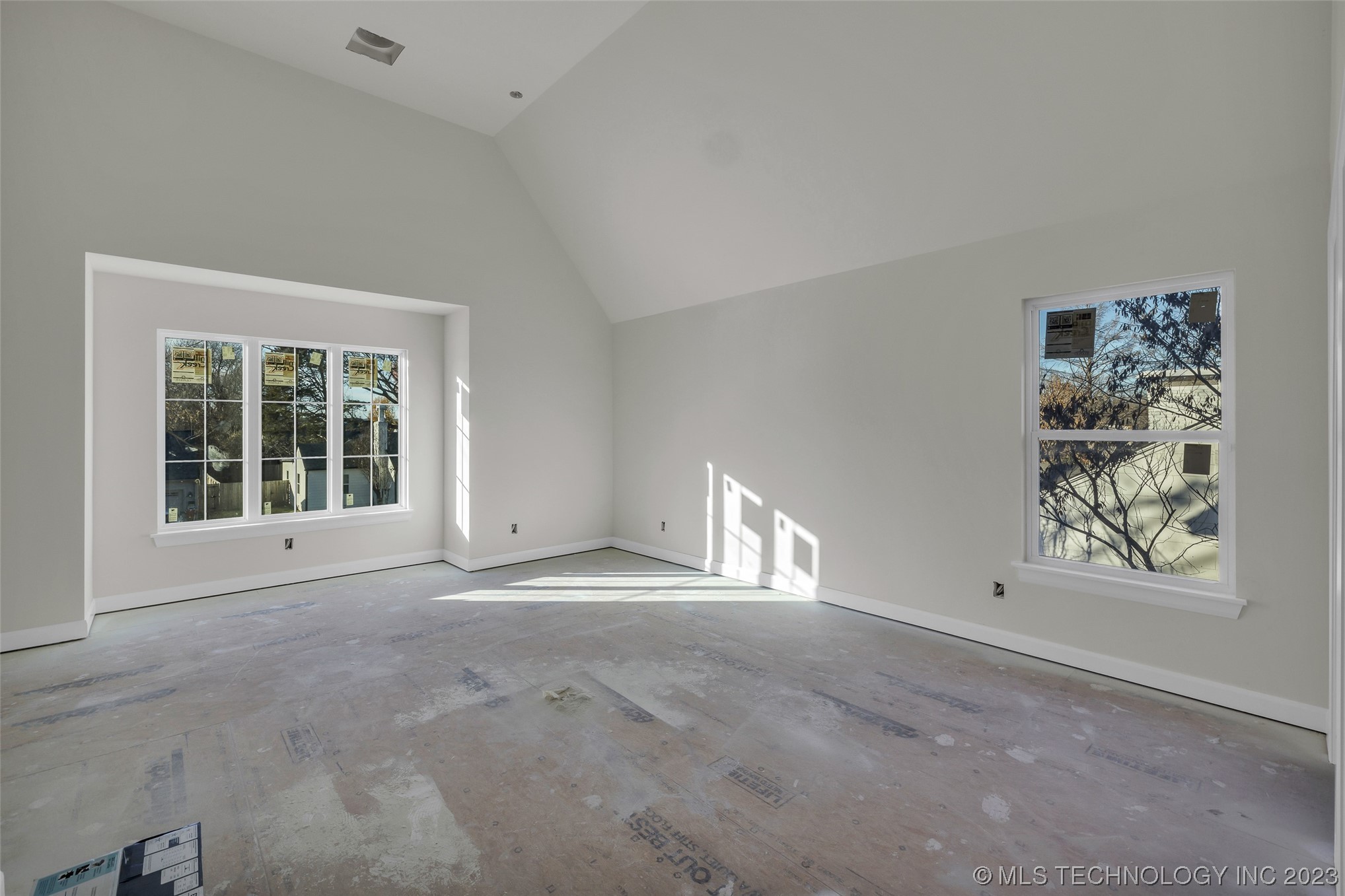 3121 S Detroit Avenue