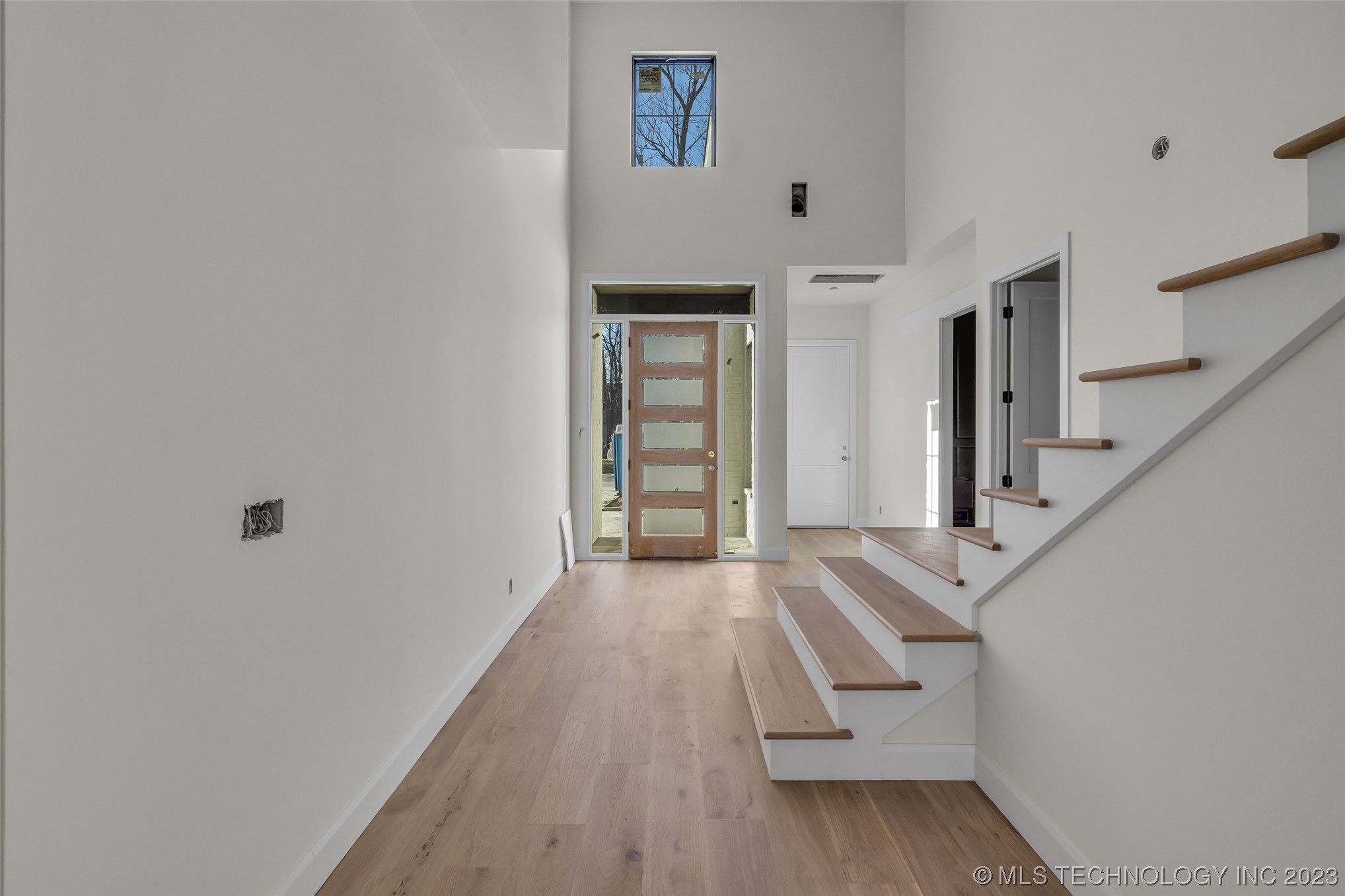 3121 S Detroit Avenue