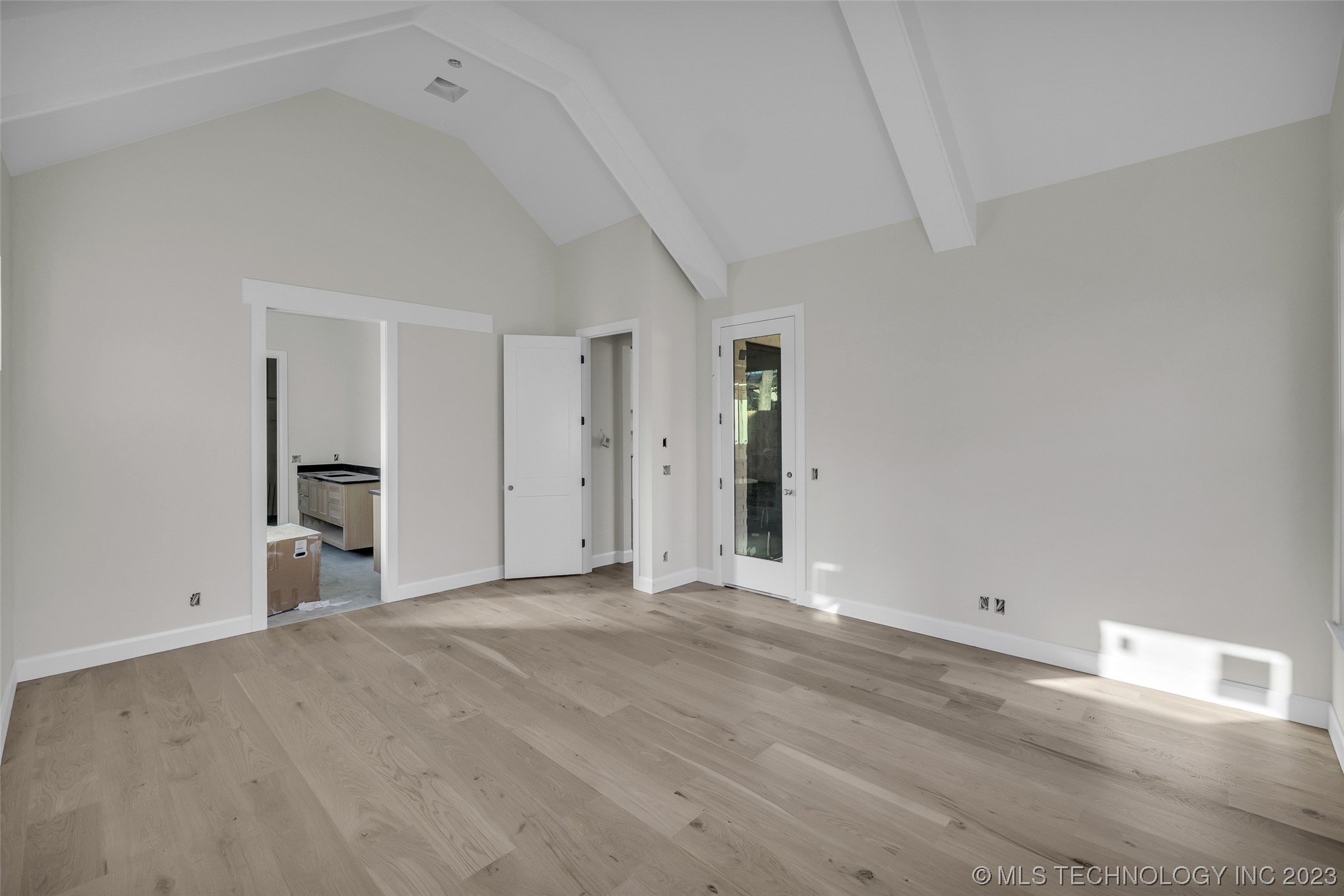 3121 S Detroit Avenue