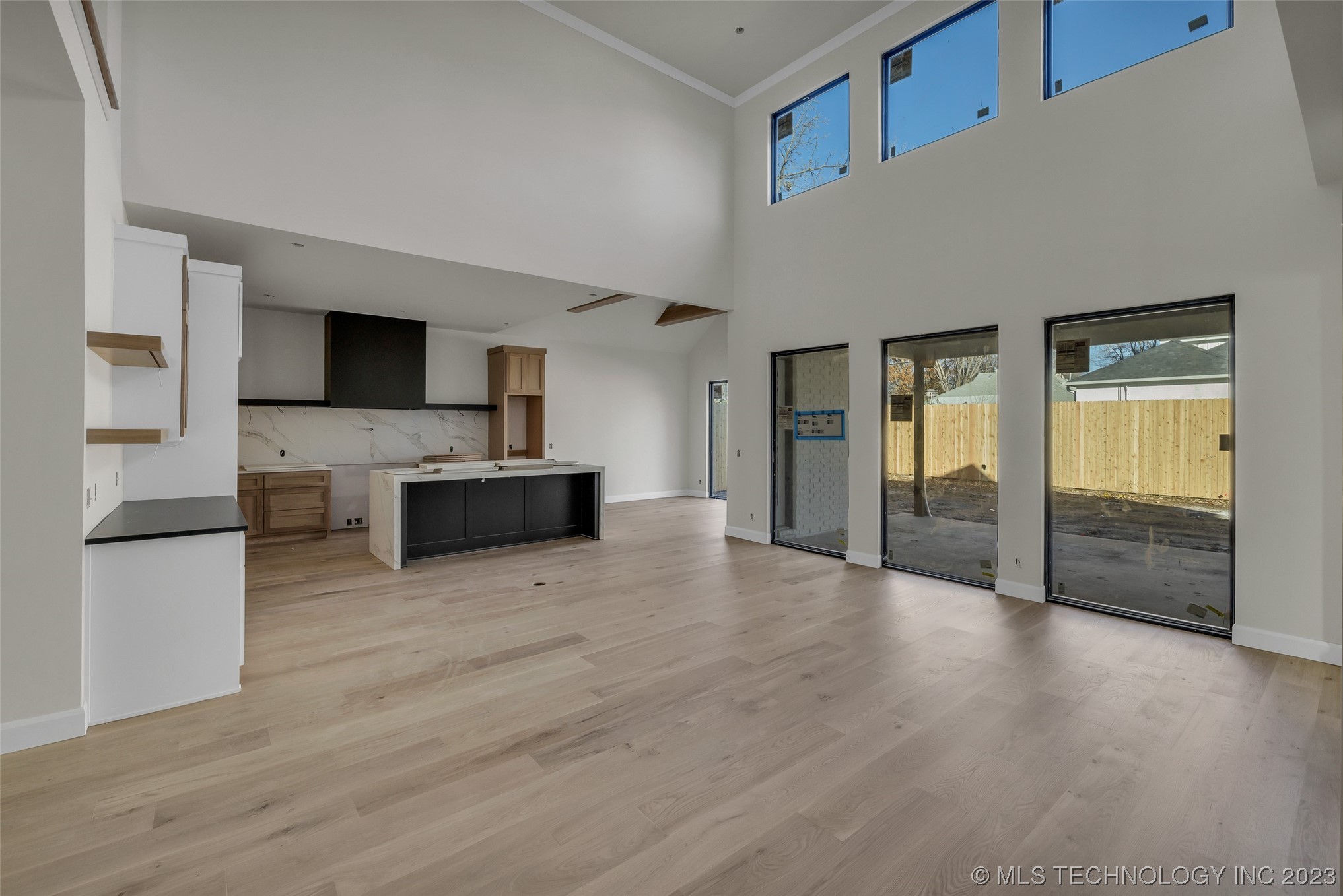 3121 S Detroit Avenue