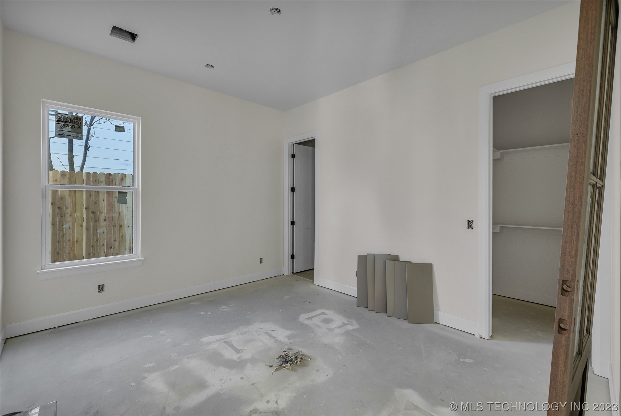 3121 S Detroit Avenue